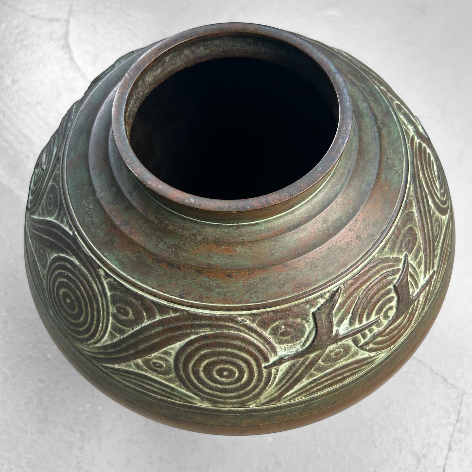 Japanse Bronzen vaas, Ikebana door Hannya Kankei, 1960s