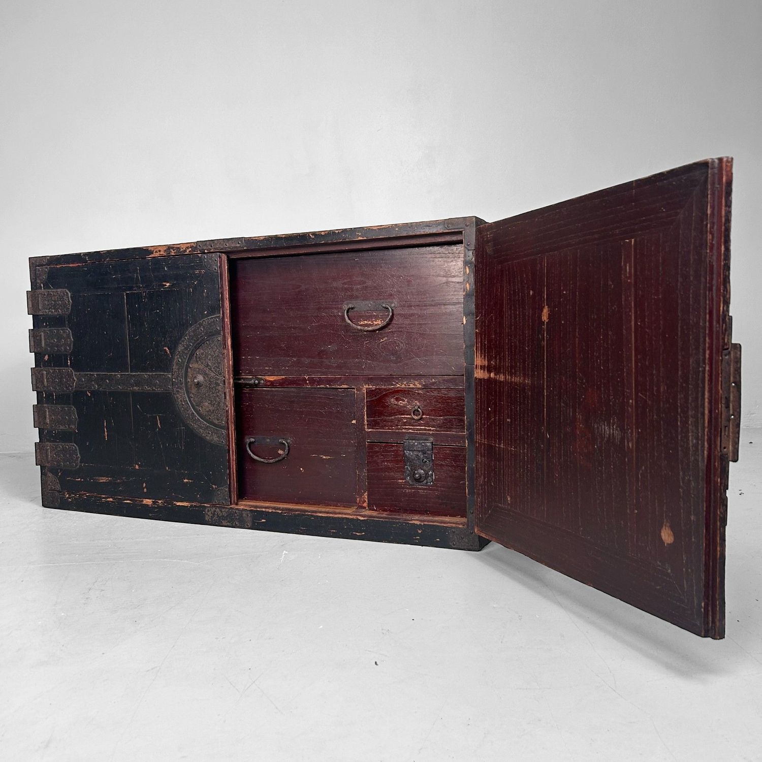 Antieke Japanse Tansu Ladekast — 1900s, met Geheime Lade