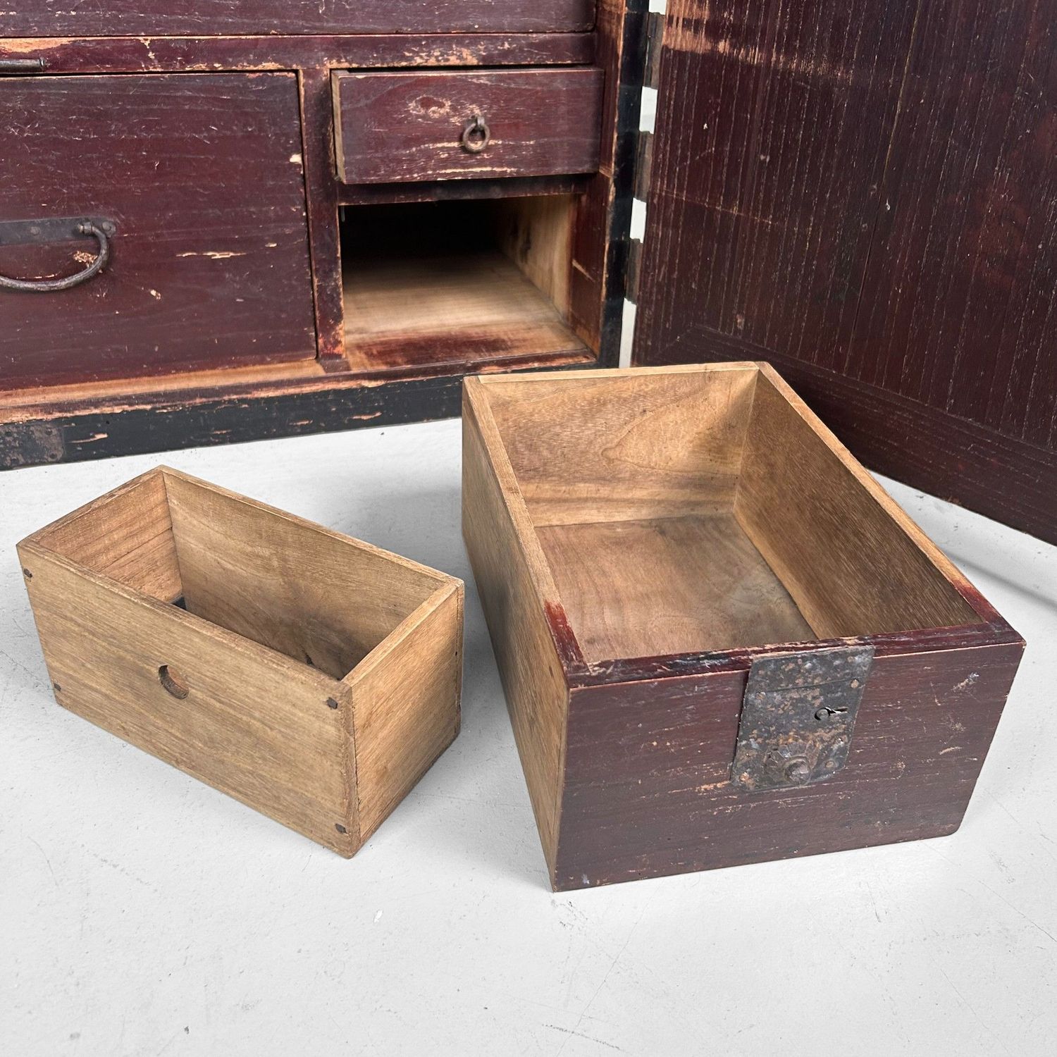 Antieke Japanse Tansu Ladekast — 1900s, met Geheime Lade