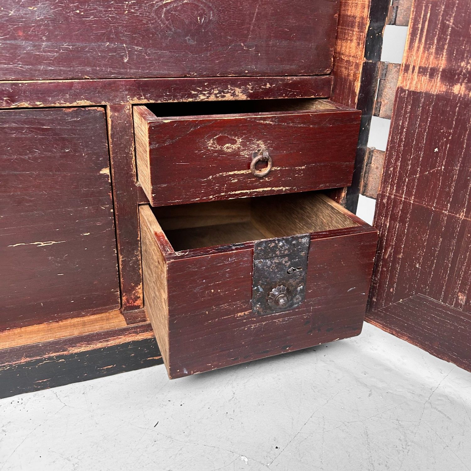 Antieke Japanse Tansu Ladekast — 1900s, met Geheime Lade