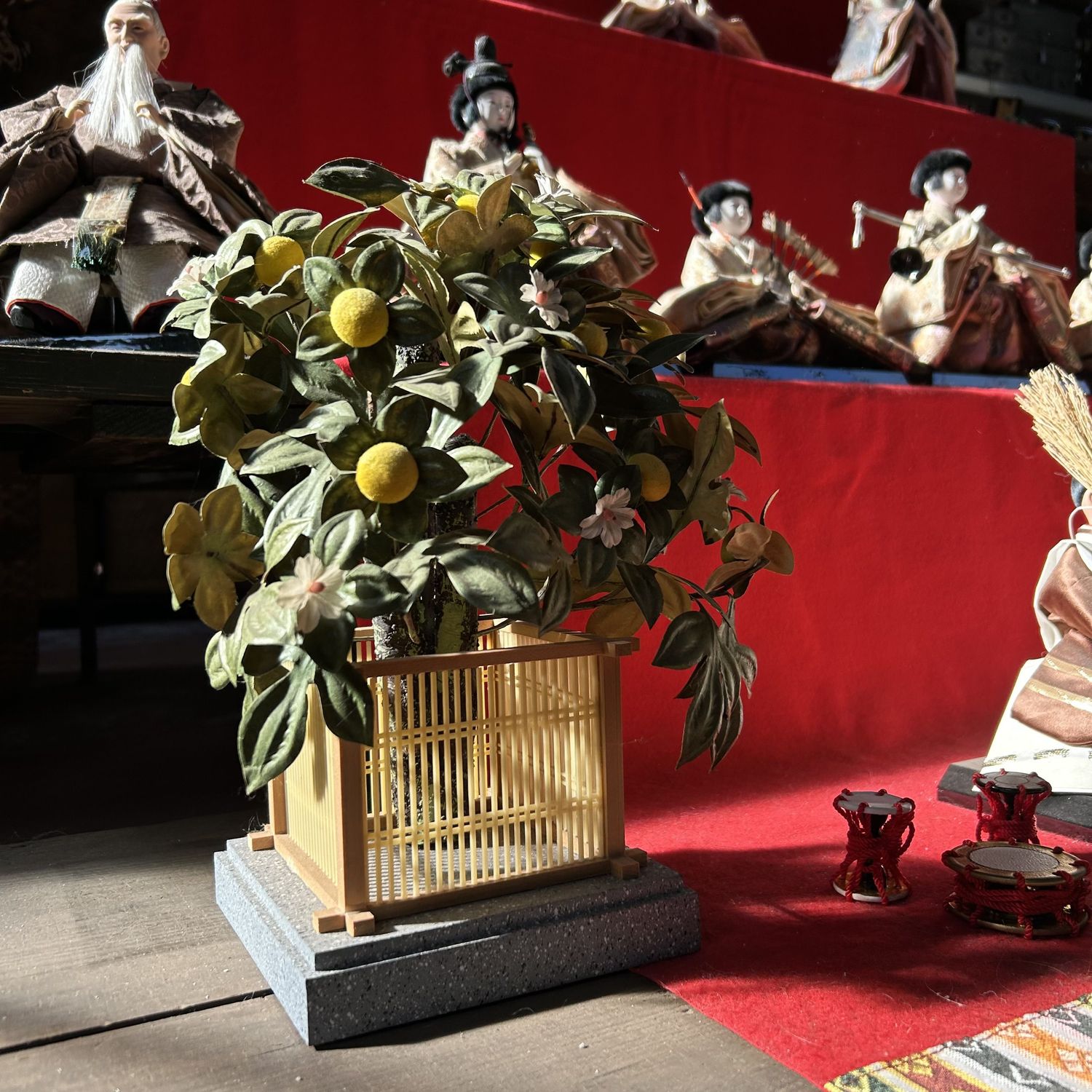 Large Hina Ningyō — Emperor & Empress, complete court — 1980s