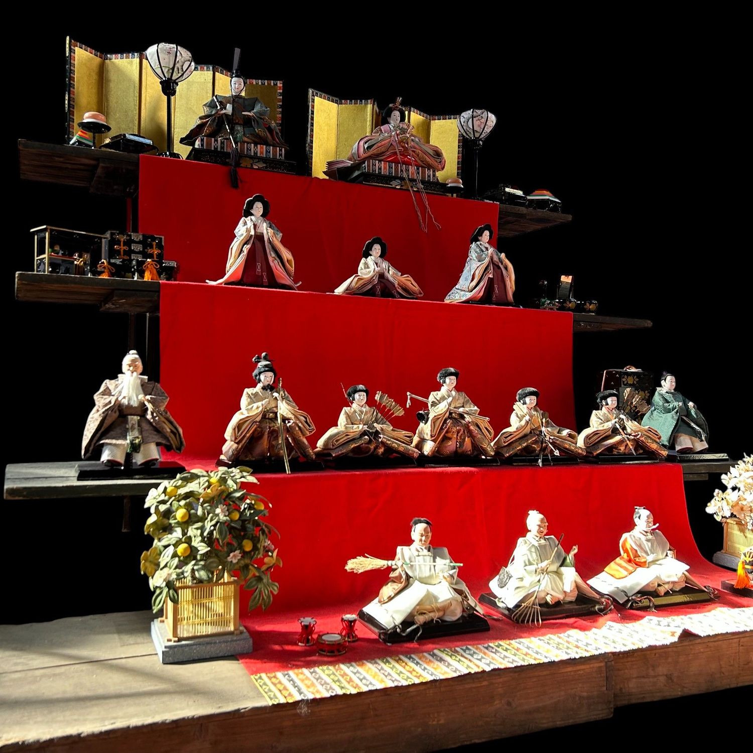 Large Hina Ningyō — Emperor & Empress, complete court — 1980s