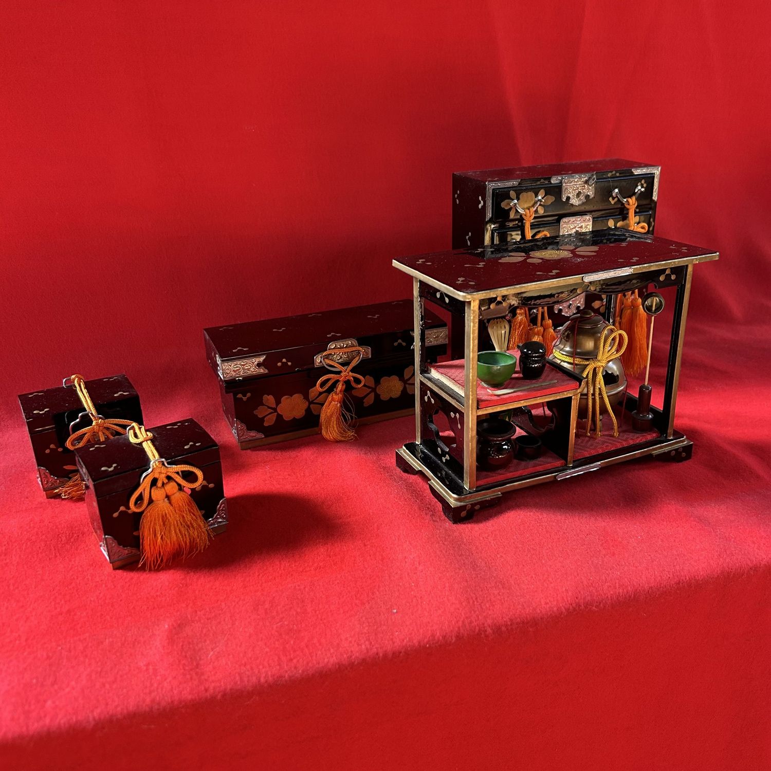 Large Hina Ningyō — Emperor & Empress, complete court — 1980s