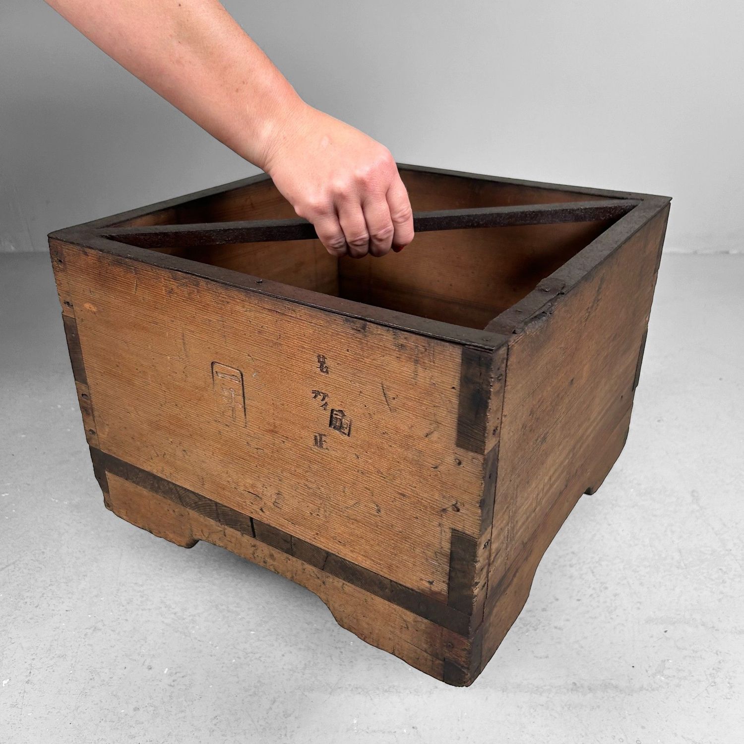 Japanese Itomasu — Decorative Wooden Box, 1880s