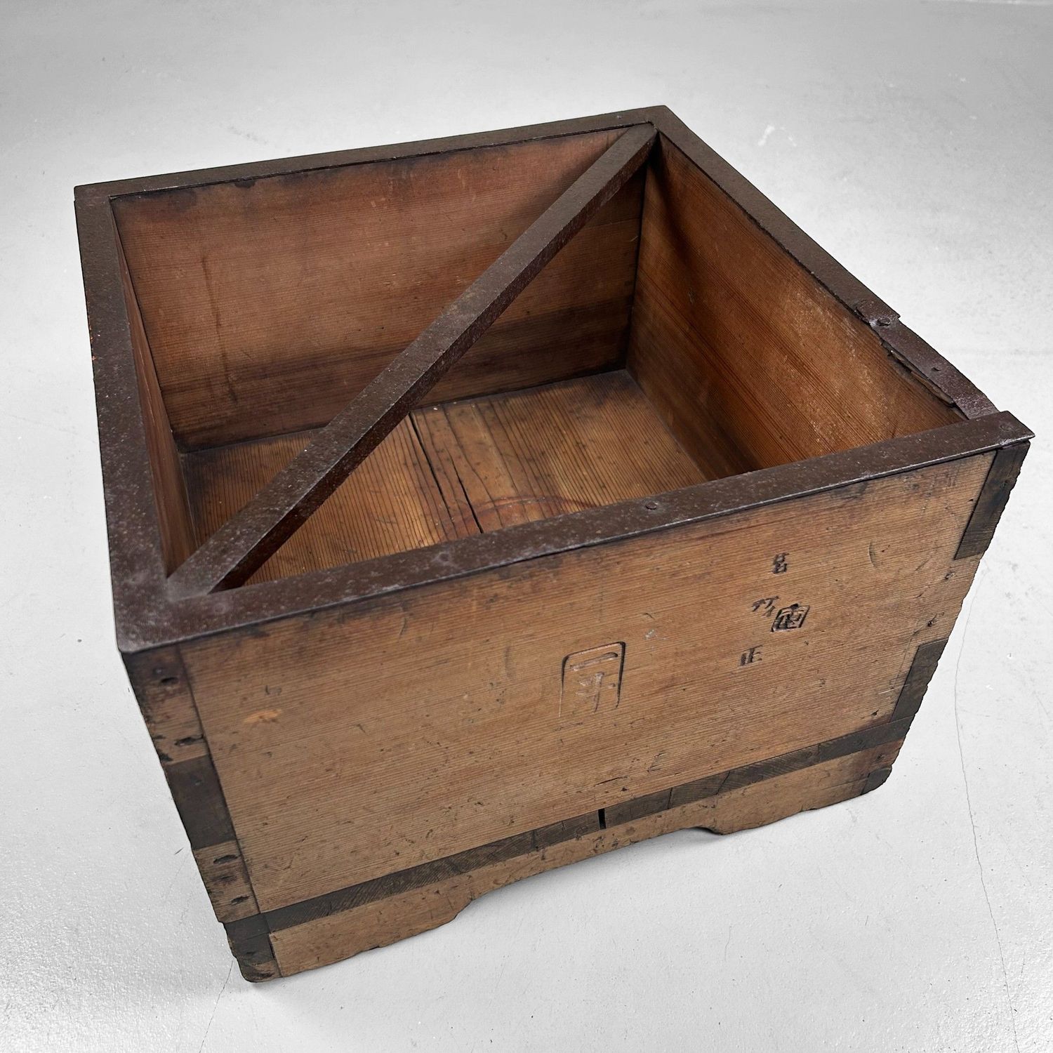 Japanese Itomasu — Decorative Wooden Box, 1880s