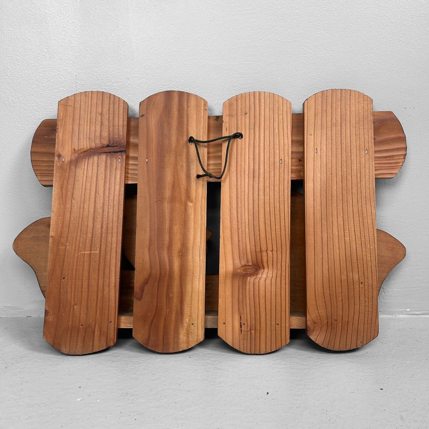 Ainu Houten Wandhouder, Man en Vrouw in Boot, 1970s