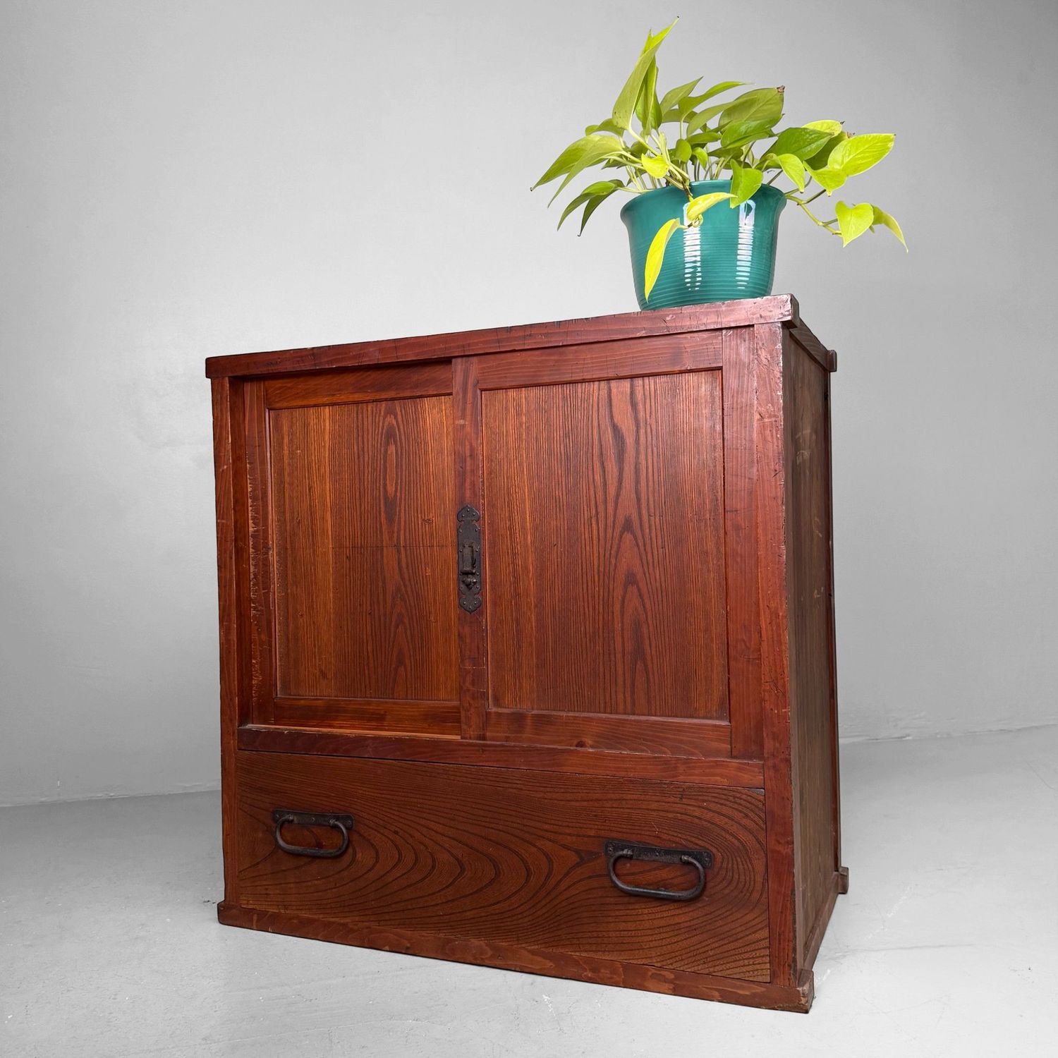 Japanse Tansu, Opbergmeubel met Schuifdeuren en Lade, 1910s