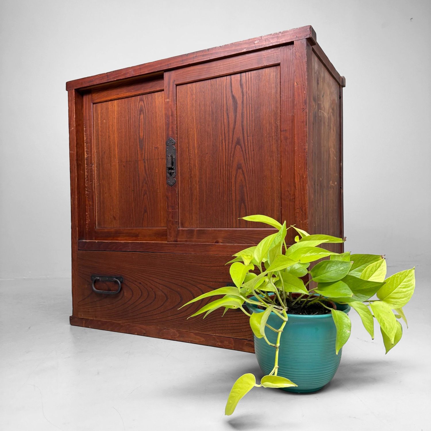 Japanse Tansu, Opbergmeubel met Schuifdeuren en Lade, 1910s