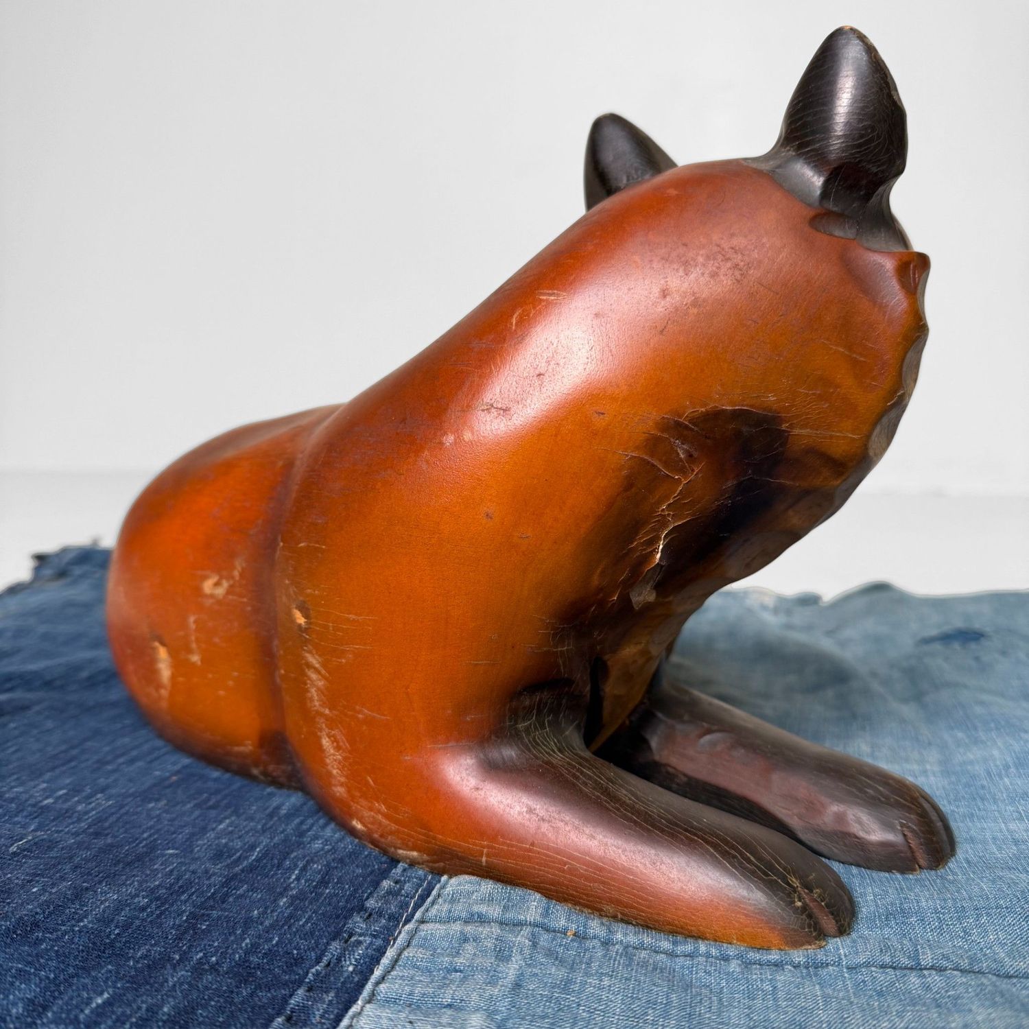 Ainu Houtsnijwerk – Vos met Komvorm, Hōkkaido, 1990s