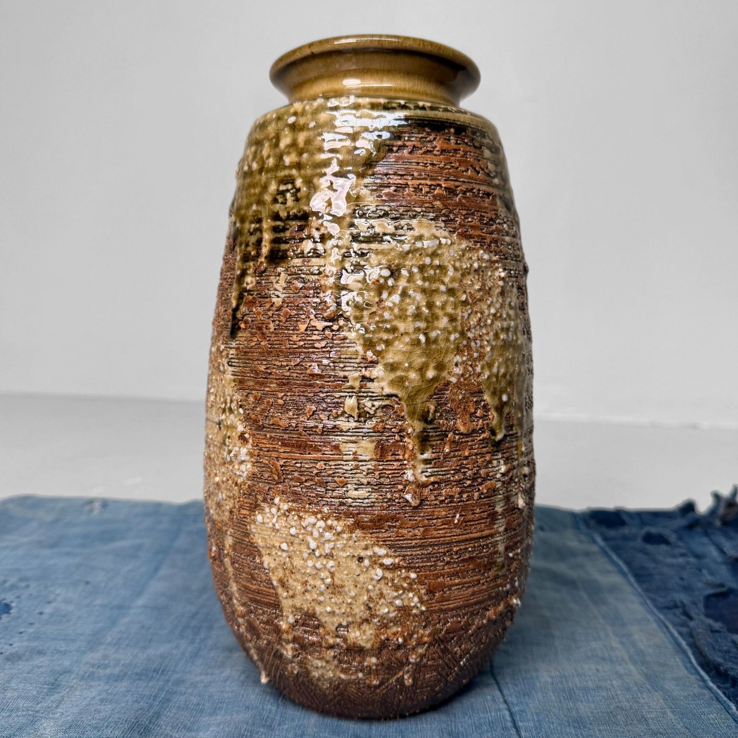 Japanese Shigaraki Ikebana Vase, 1960s Japanese Shigaraki Ikebana Vase, 1960s