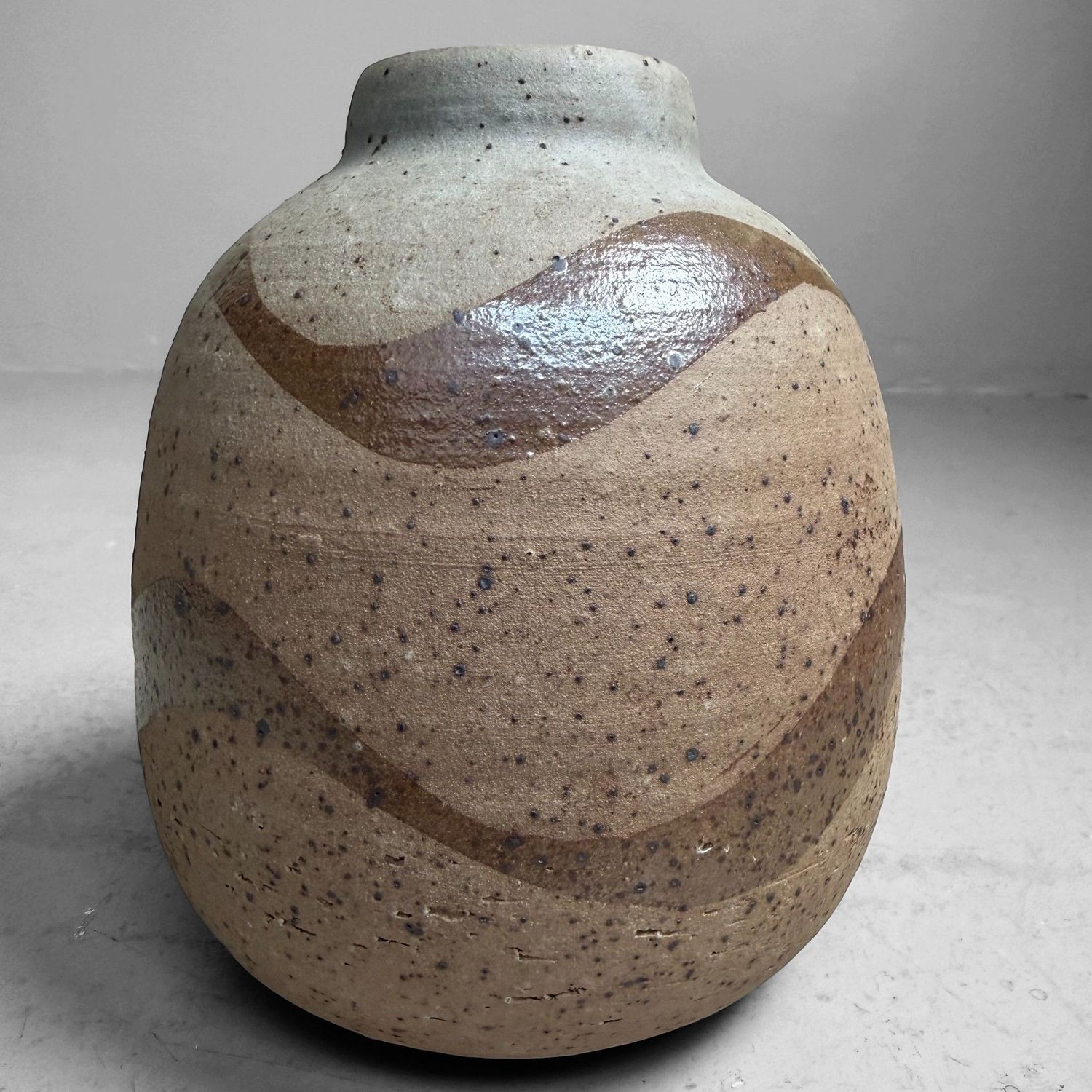 Japanese Studio Pottery Ikebana Vase by Nakata Ryōji, 1980s Japanese Studio Pottery Ikebana Vase by Nakata Ryōji, 1980s