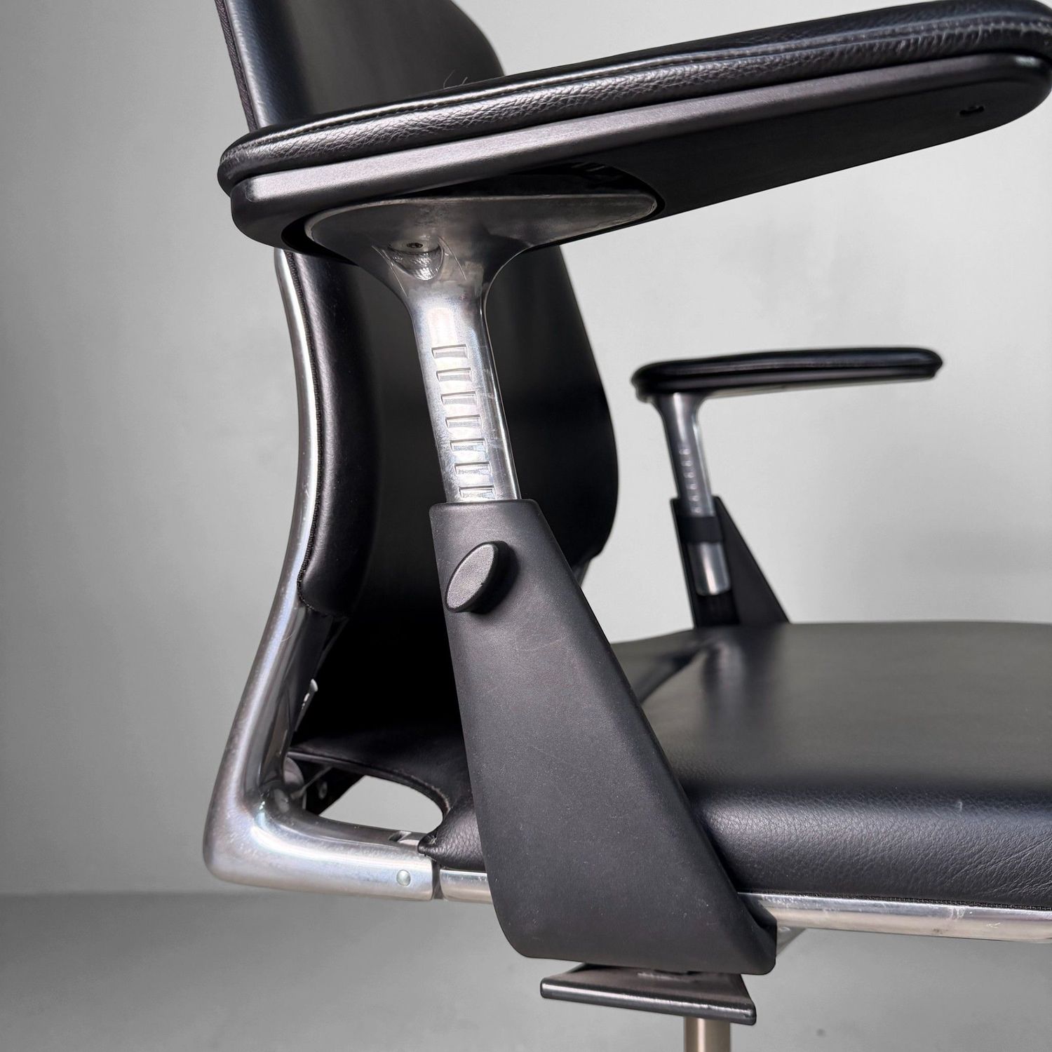Vitra “Meda Chair” Office Chair by Alberto Meda, Switzerland, 1996 Vitra “Meda Chair” Office Chair by Alberto Meda, Switzerland, 1996