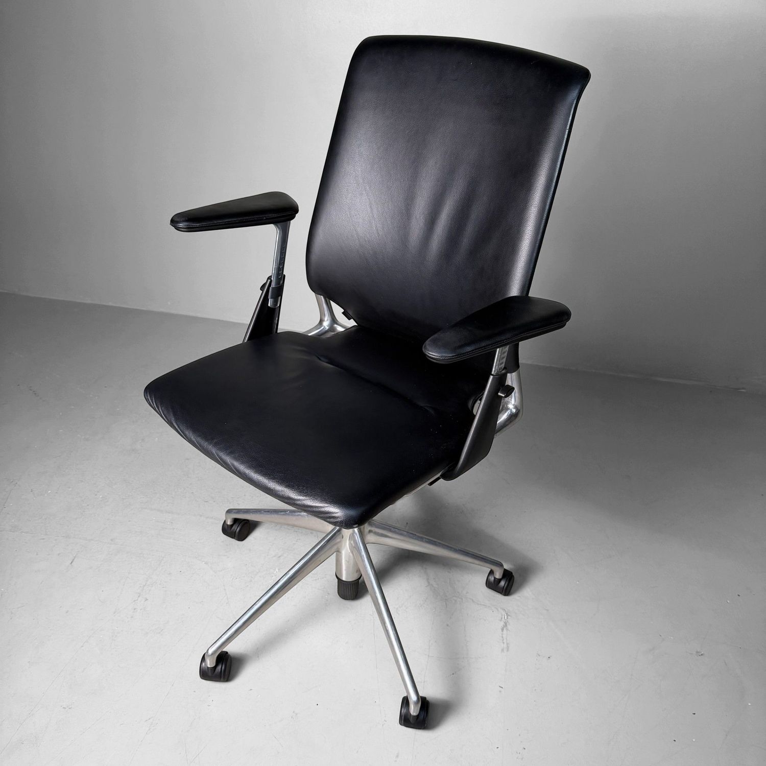 Vitra “Meda Chair” Office Chair by Alberto Meda, Switzerland, 1996 Vitra “Meda Chair” Office Chair by Alberto Meda, Switzerland, 1996