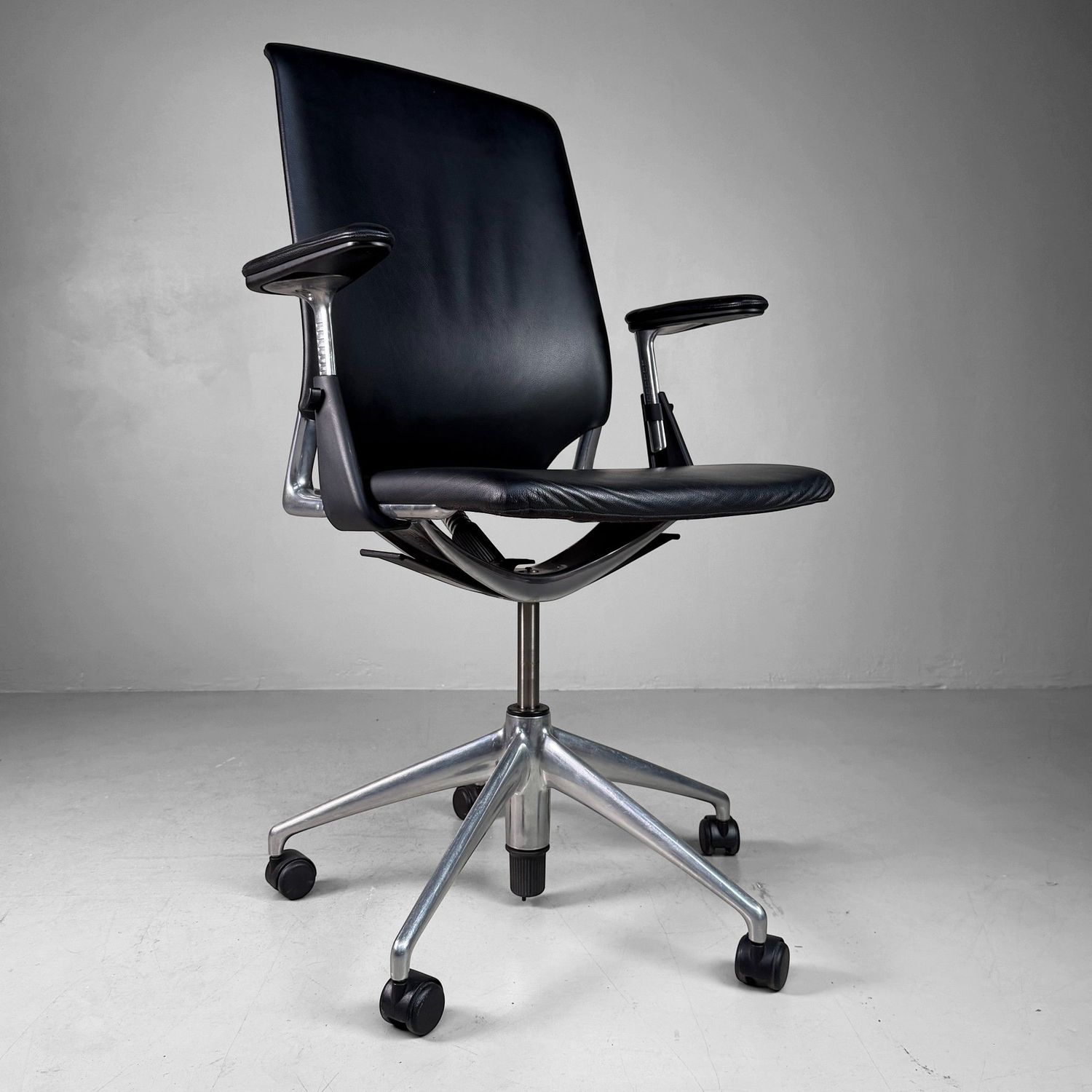 Vitra “Meda Chair” Office Chair by Alberto Meda, Switzerland, 1996 Vitra “Meda Chair” Office Chair by Alberto Meda, Switzerland, 1996