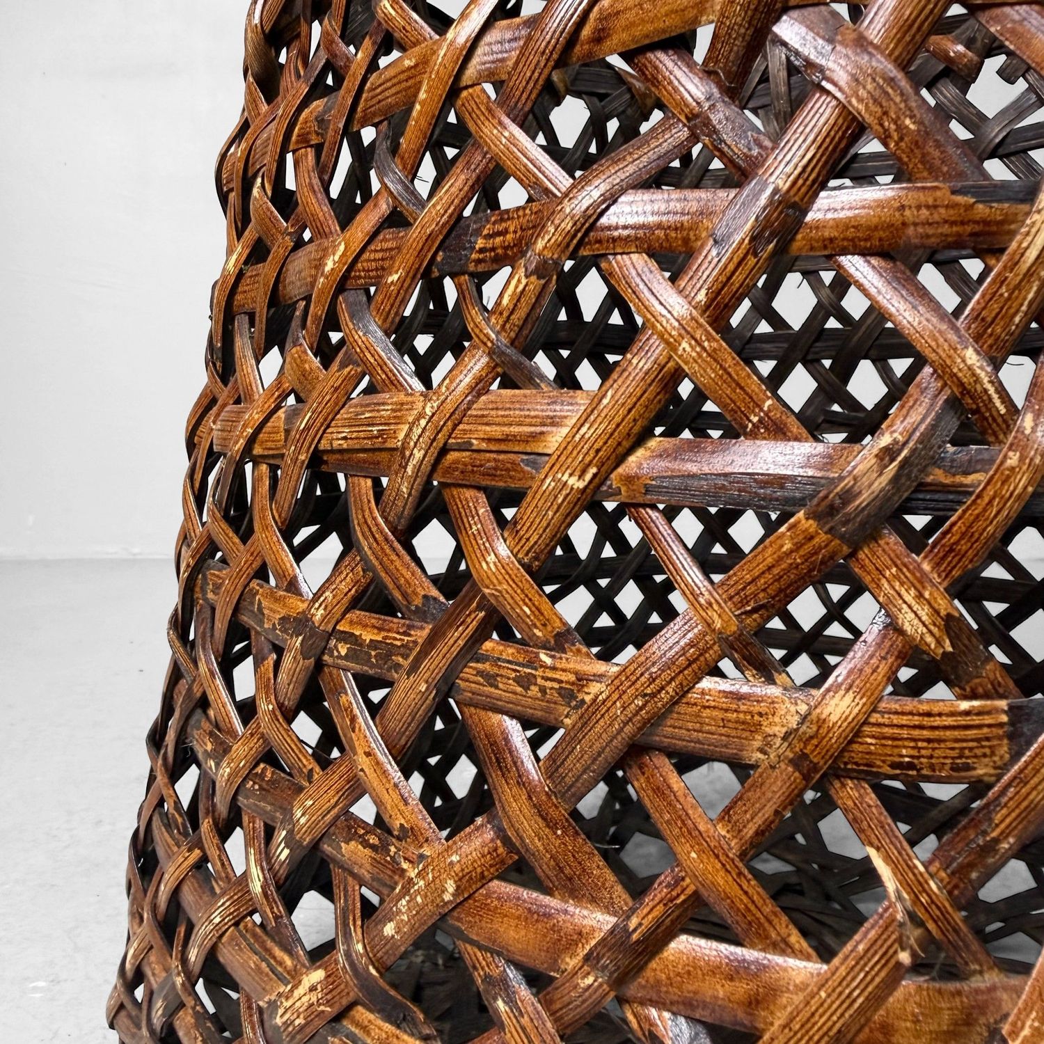 Decoratieve Japanse Bamboemand – Hanakago voor Ikebana, 1940s