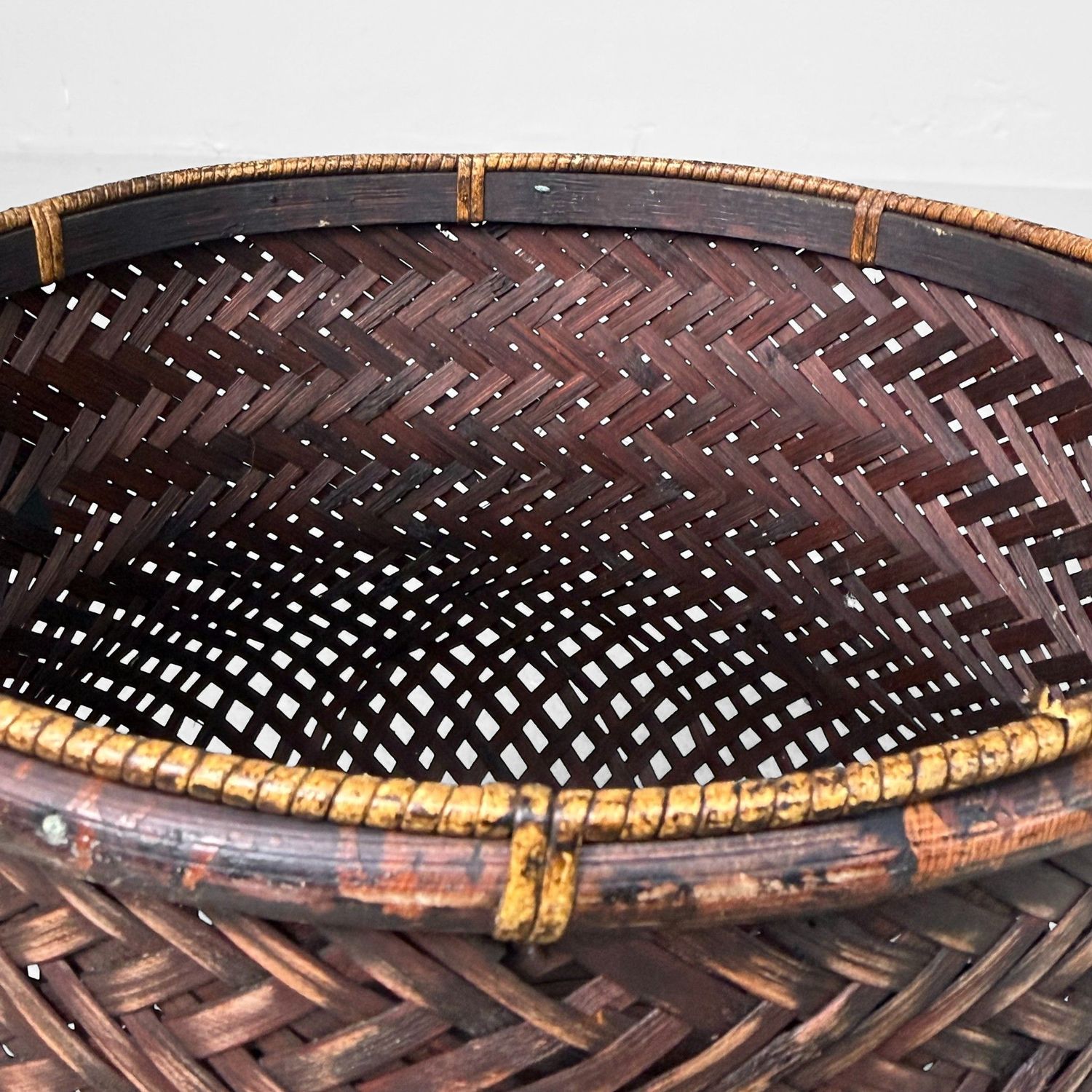 Elegante Japanse Bamboemand – Hanakago voor Ikebana, 1950s