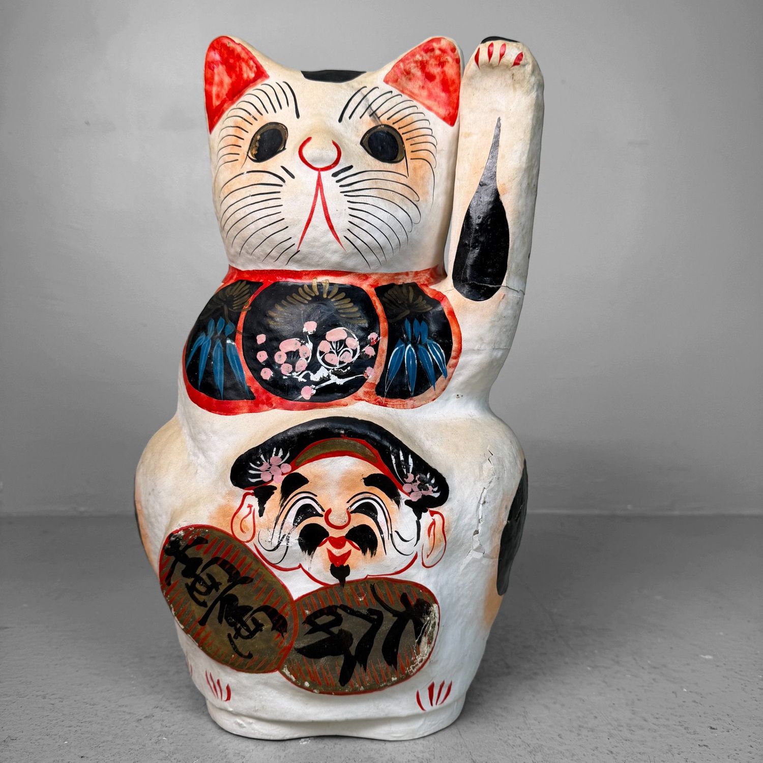 ​Grote Handbeschilderde Maneki-neko, Japanse 'Lucky Cat', Jaren 50