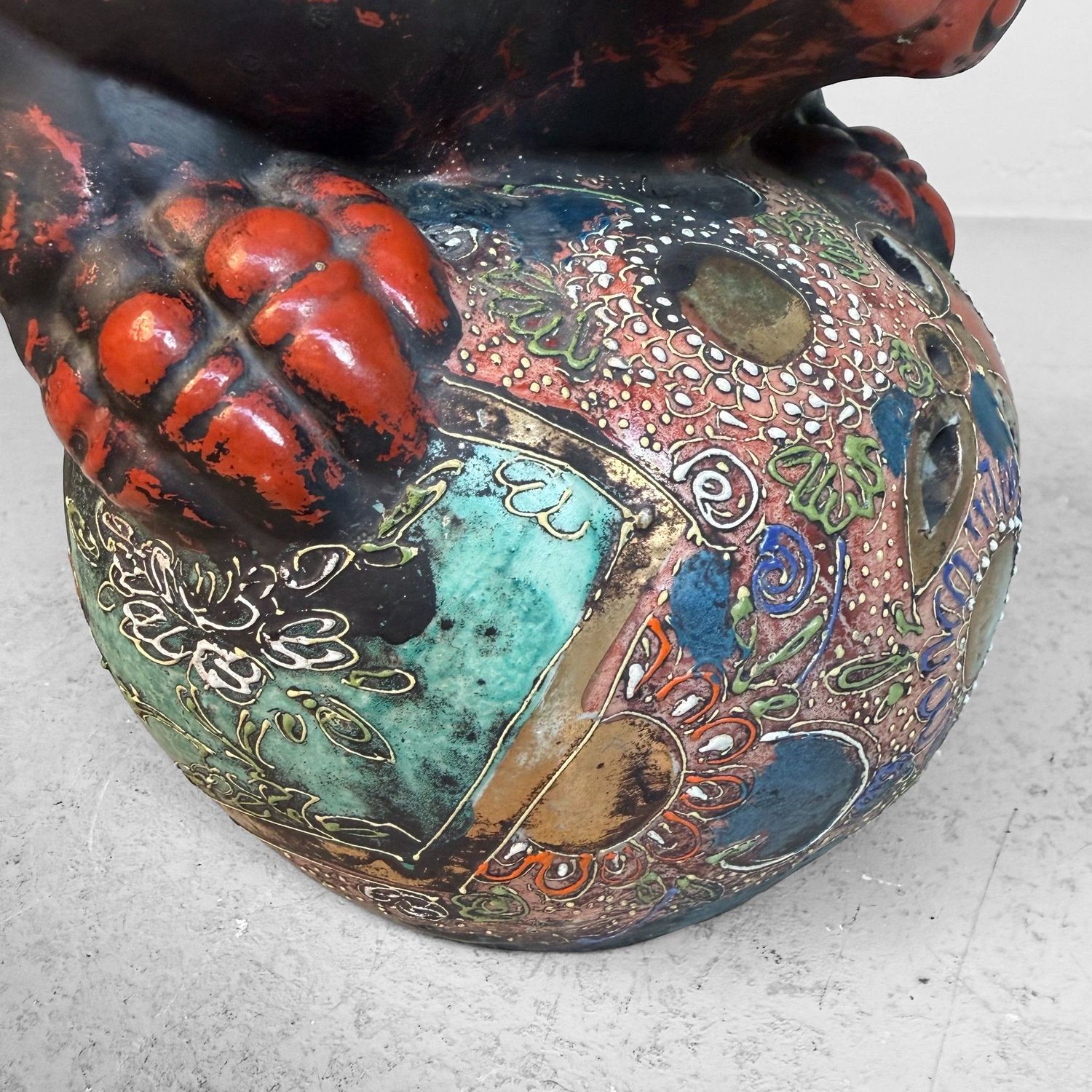 ​Japanse ShiShi/Lion-Dog met Bal, 1950s
