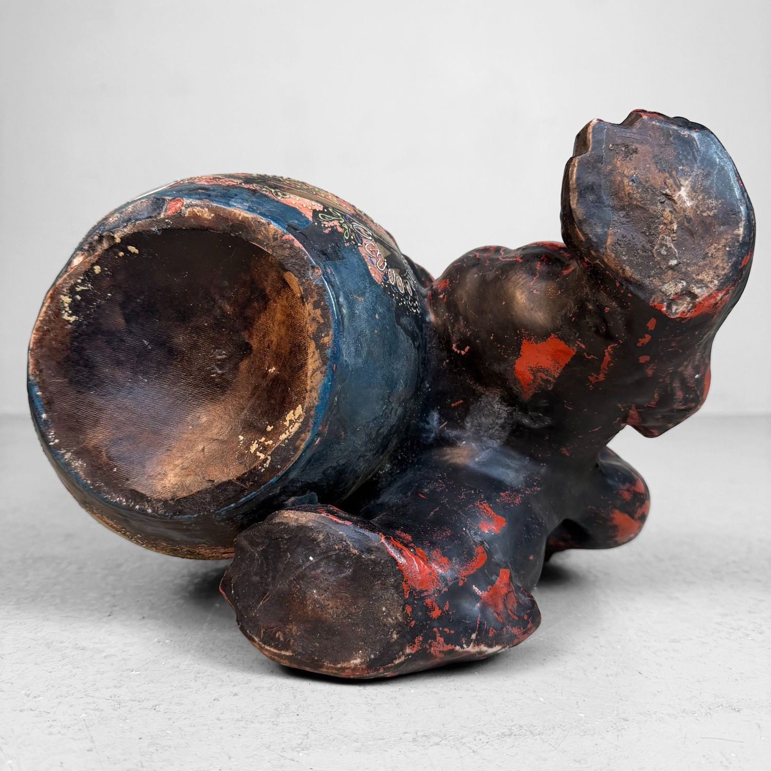 ​Japanse ShiShi/Lion-Dog met Bal, 1950s