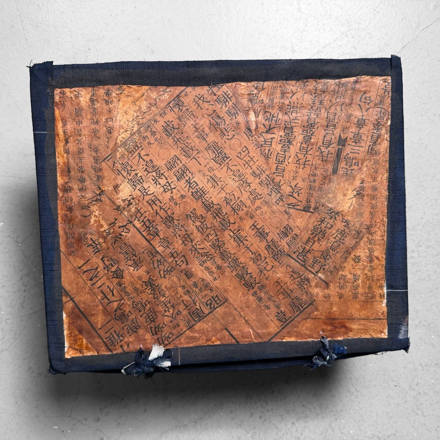 Japanse Bamboemand, Papier, Kalligrafie en Indigo Textiel, 1960s