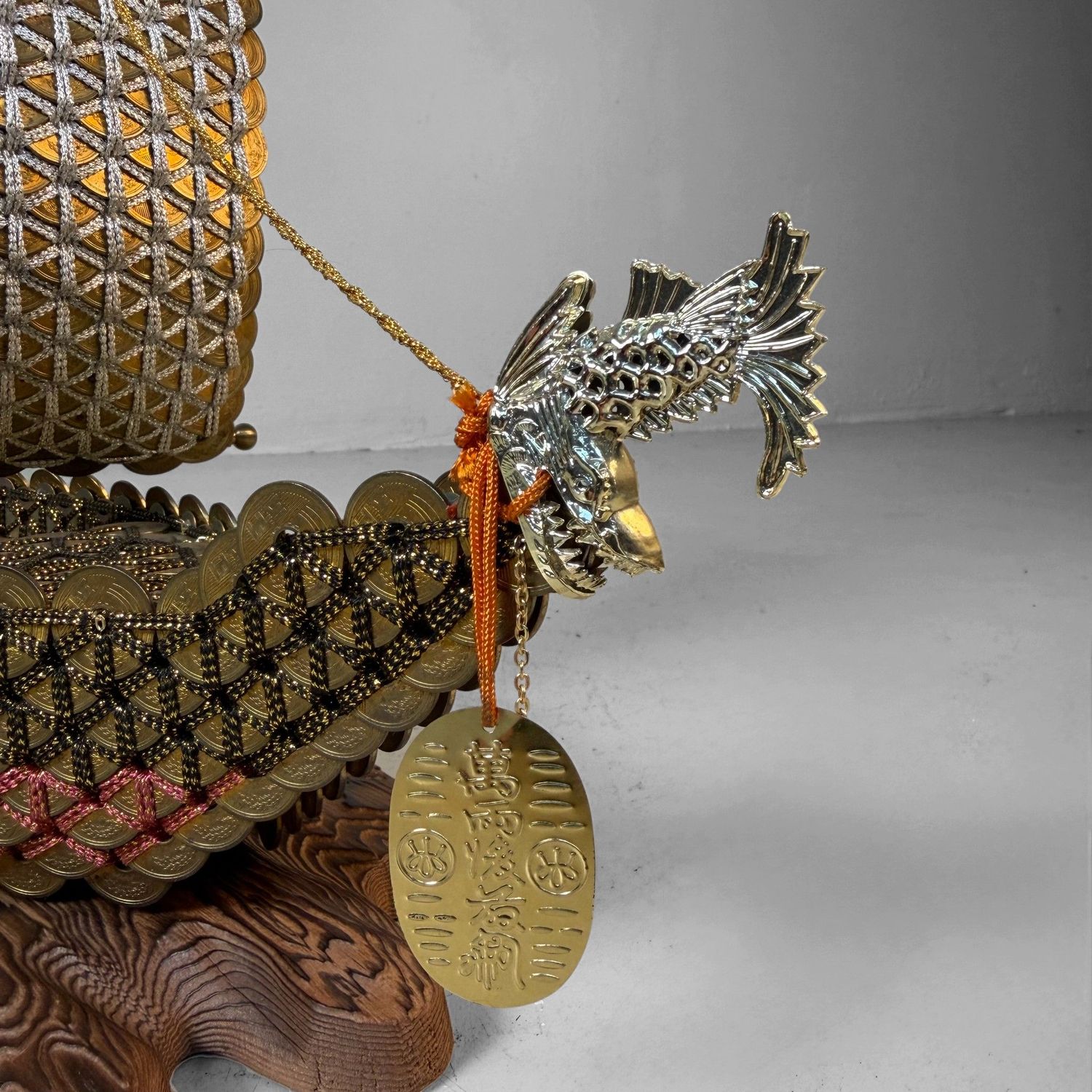 ​Vintage Japanse Takarabune Schatboot met 5-yen Geluksmunten, 1980s