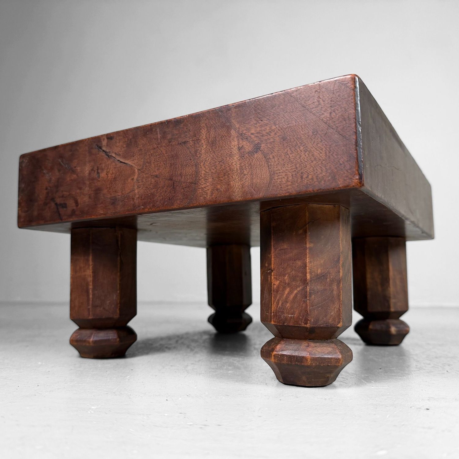 Houten Keyaki Shogi Speltafel, Decoratieve Side Table, 1920s Houten Keyaki Shogi Speltafel, Decoratieve Side Table, 1920s