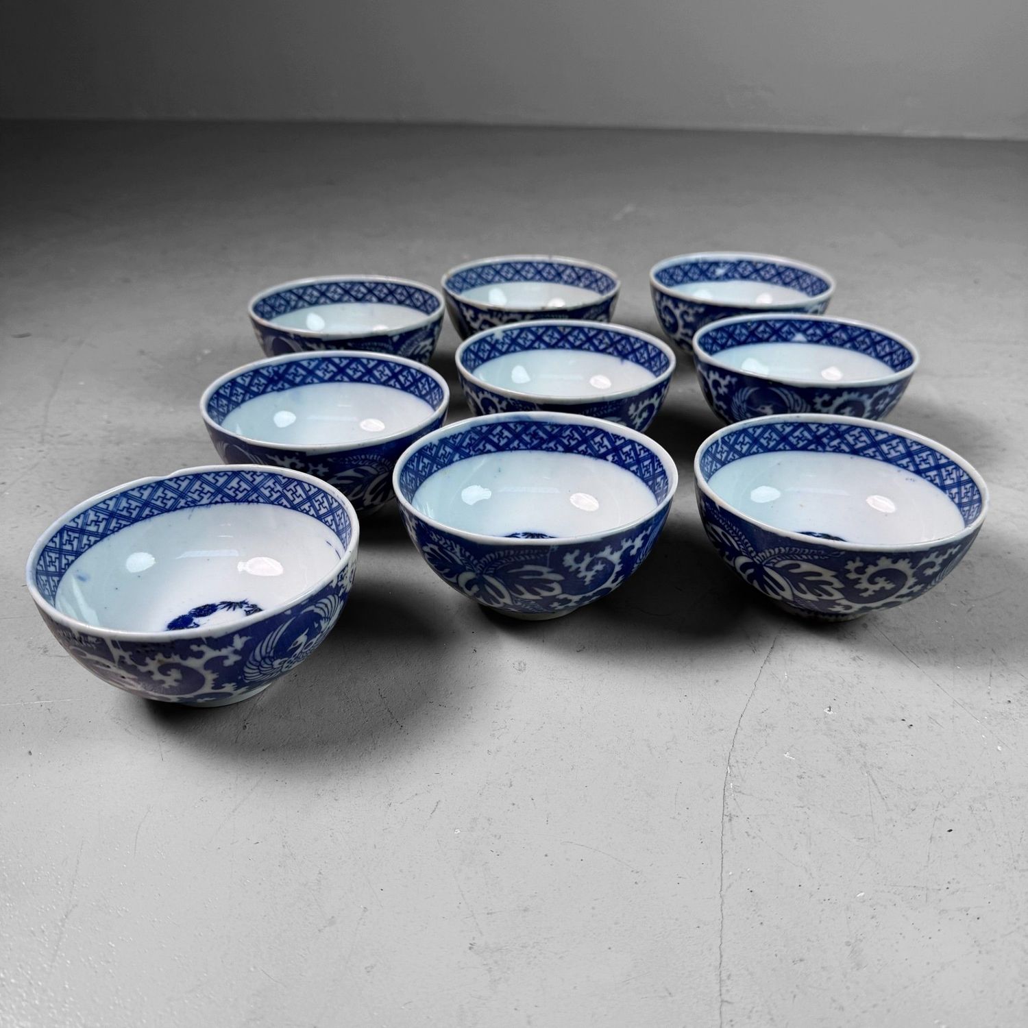 Set Japanse Kommetjes met Feniks en Shōchikubai Motief, 1950s