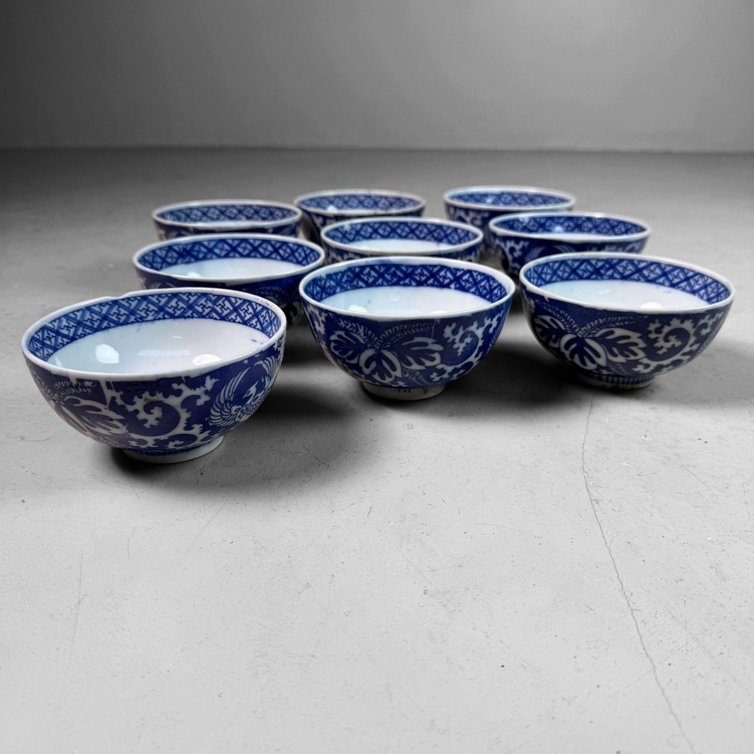 Set Japanse Kommetjes met Feniks en Shōchikubai Motief, 1950s