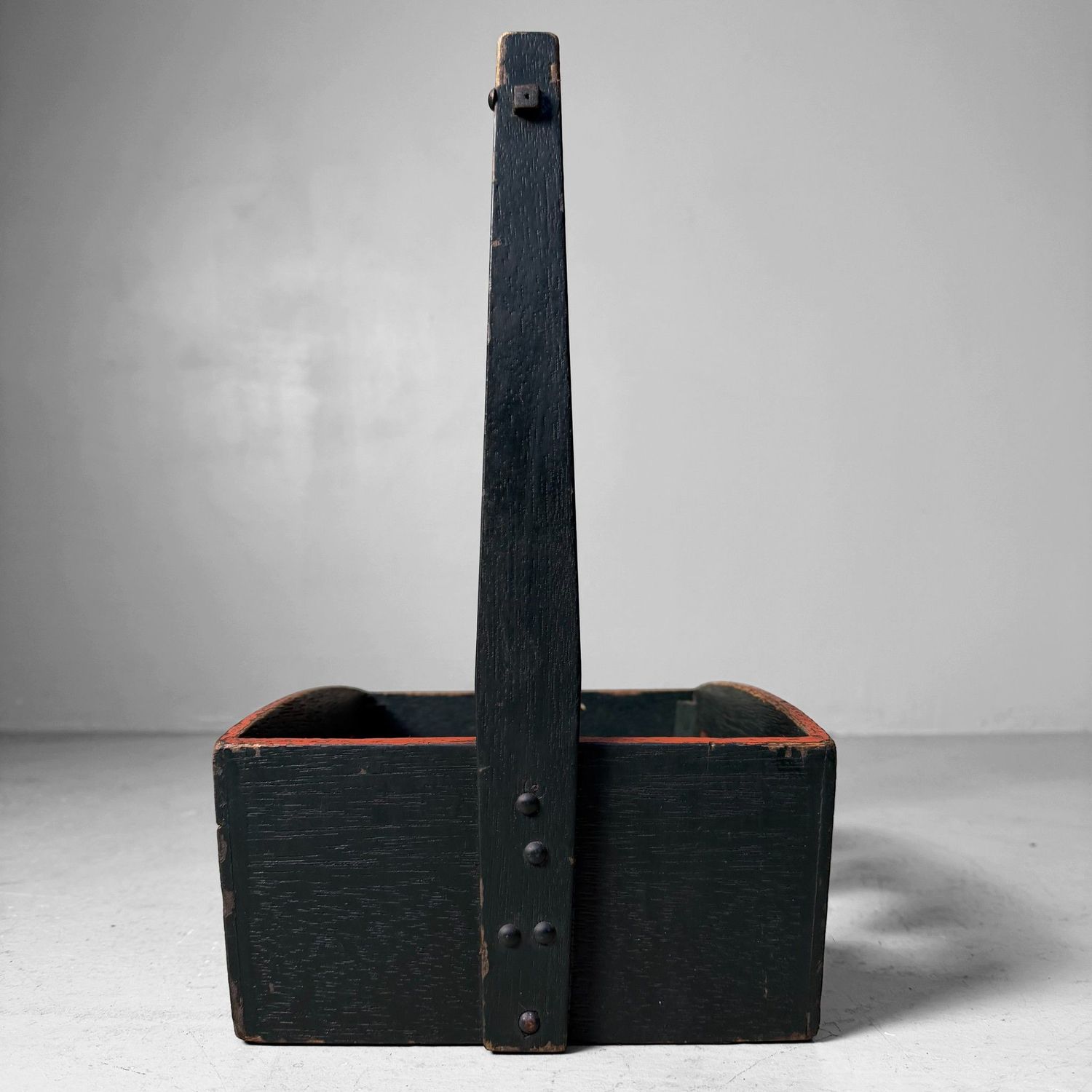 Japanse Houten Kago Draagmand met Kalebasmotief, Hyōtan, 1950s