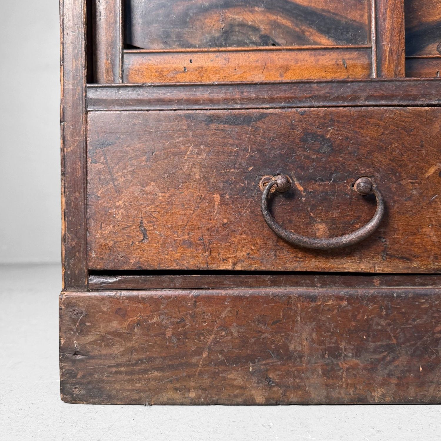 ​Traditionele Japanse Tansu Kast met Schuifdeuren, 1920s