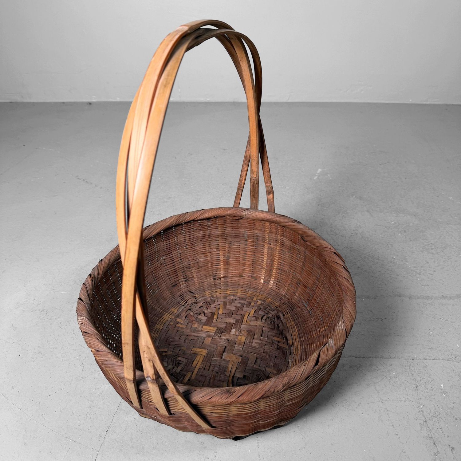 ​Sierlijke Handgevlochten Japanse Bamboe Mand, 1950s