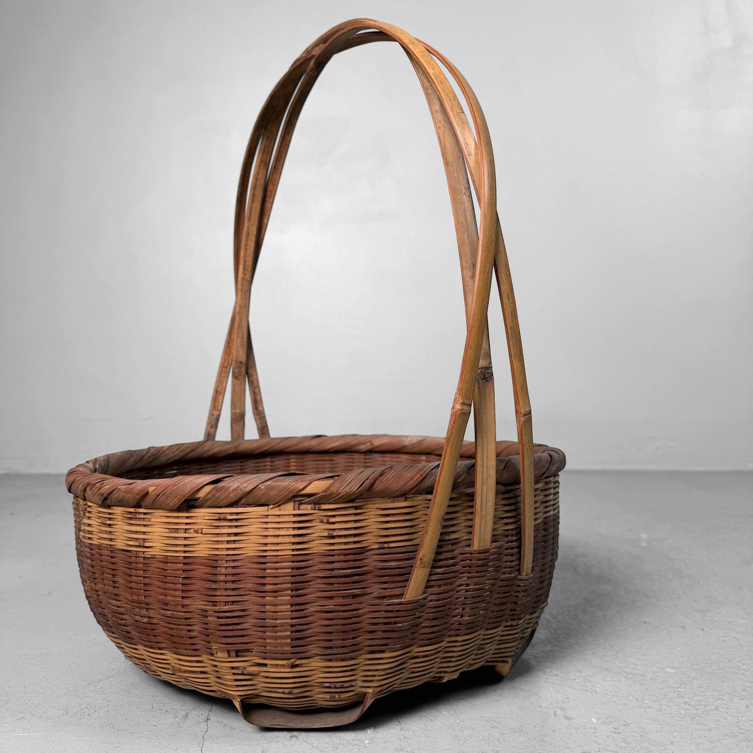 ​Sierlijke Handgevlochten Japanse Bamboe Mand, 1950s