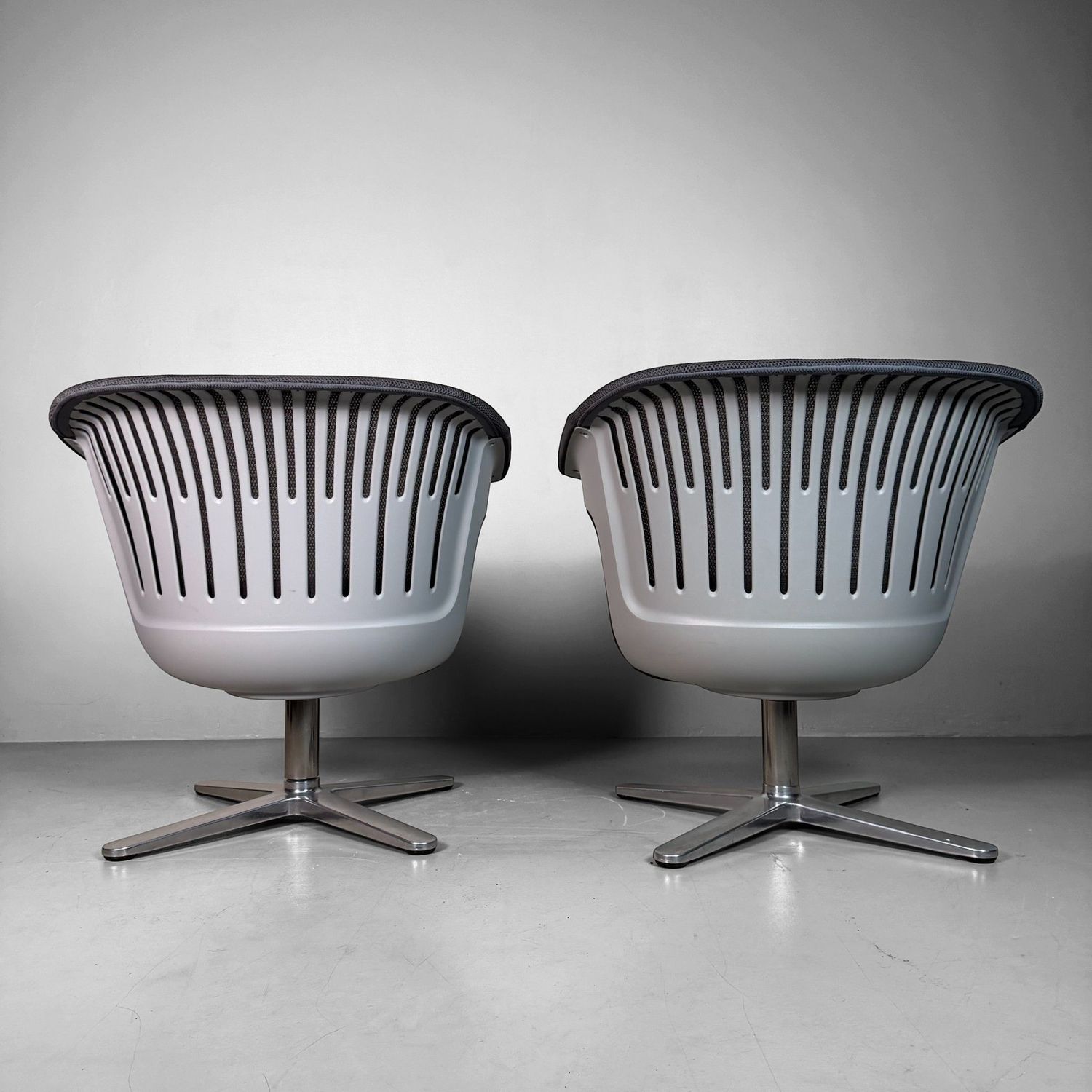 Set of Steelcase i2i Lounge Chairs, USA, 2011