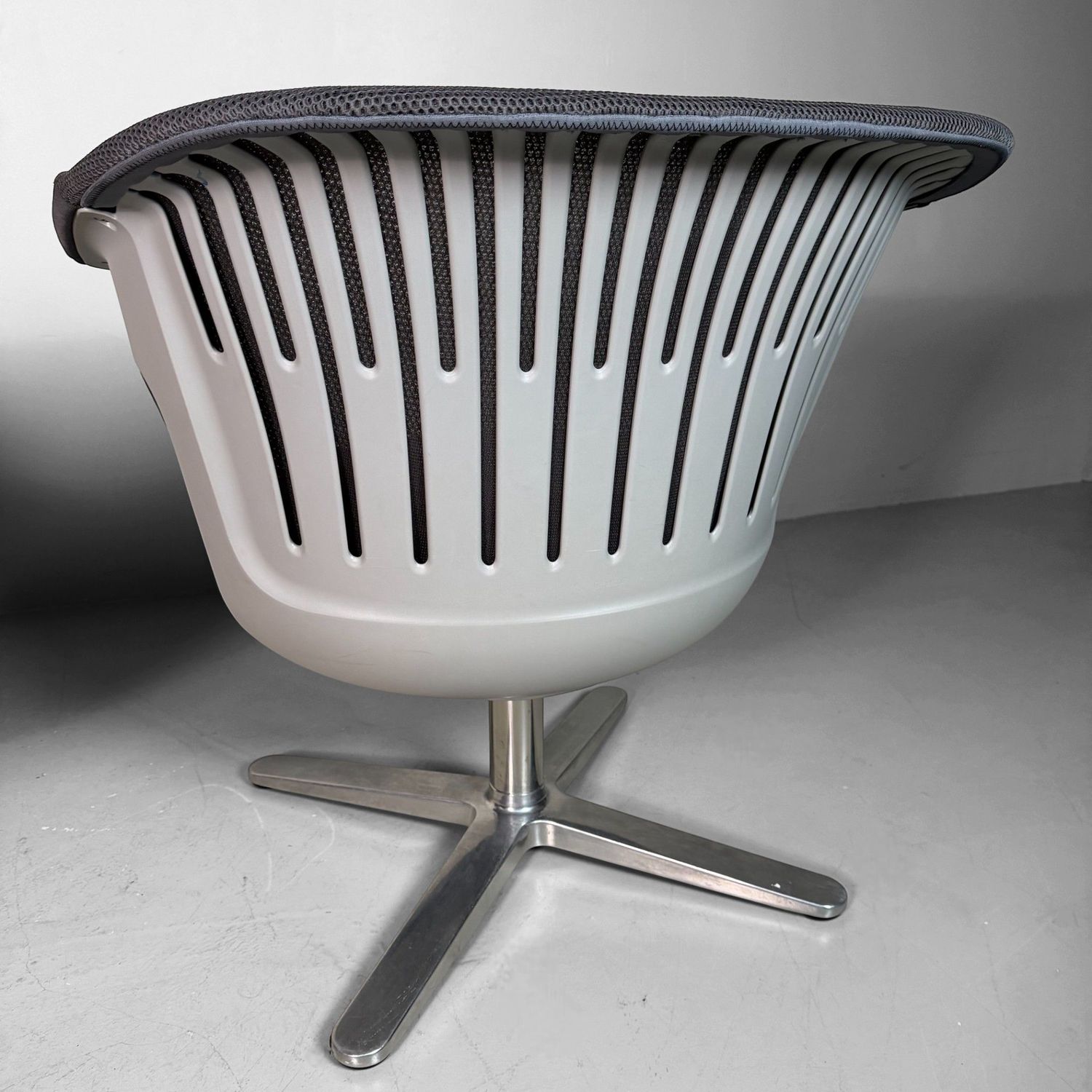 Set of Steelcase i2i Lounge Chairs, USA, 2011