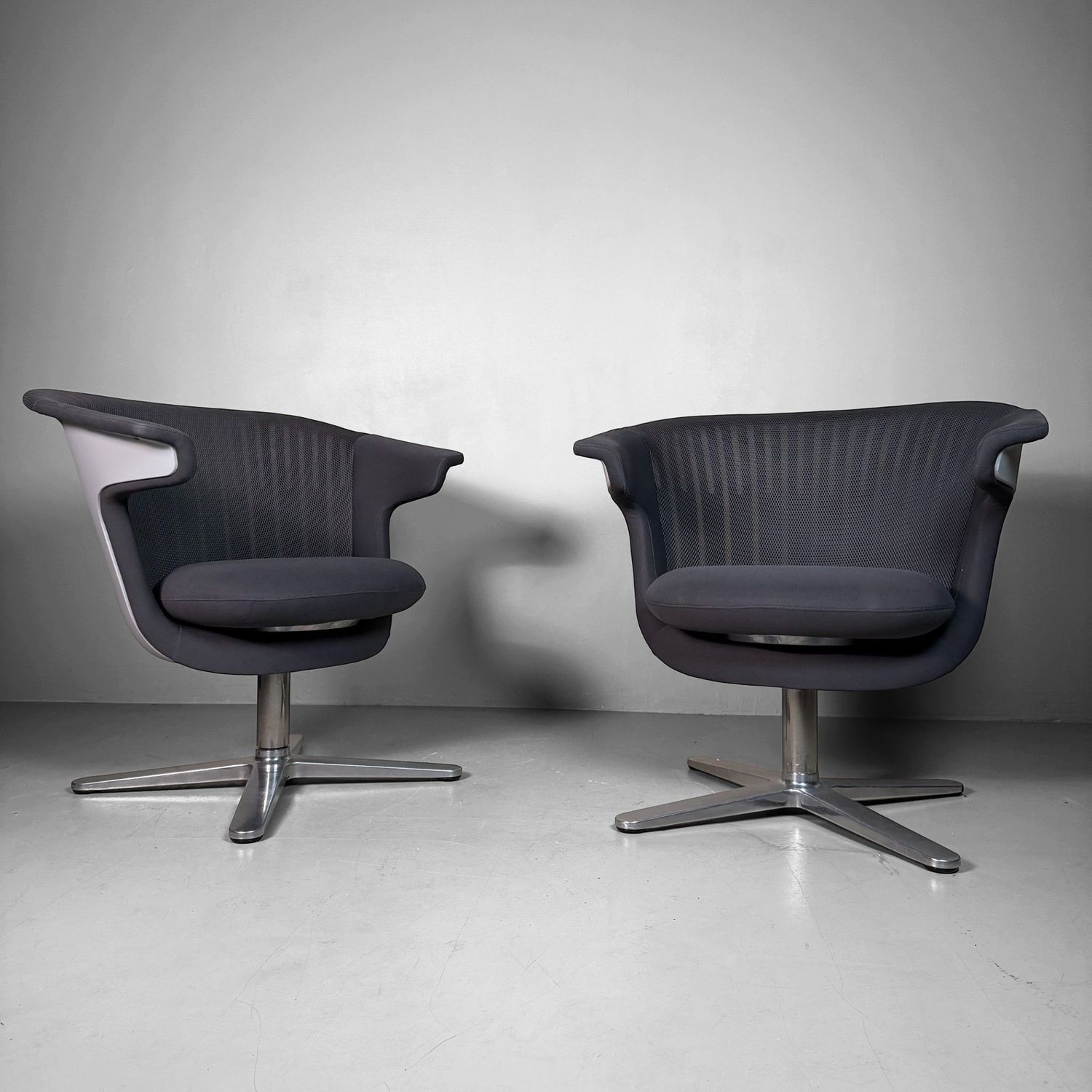 Set of Steelcase i2i Lounge Chairs, USA, 2011