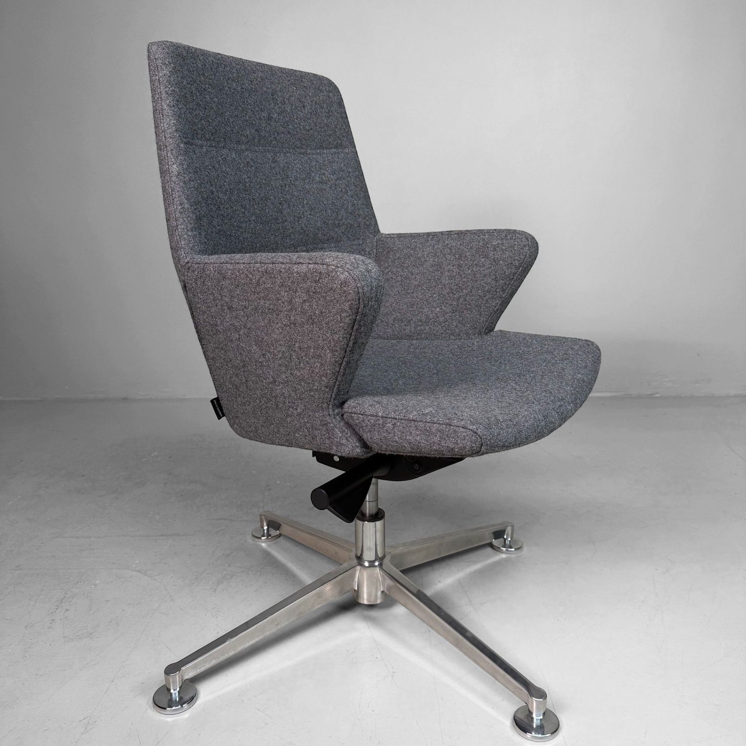 Grijze Lounge Bureaustoel '​Quinti ' op Draaivoet, 2010, Italië