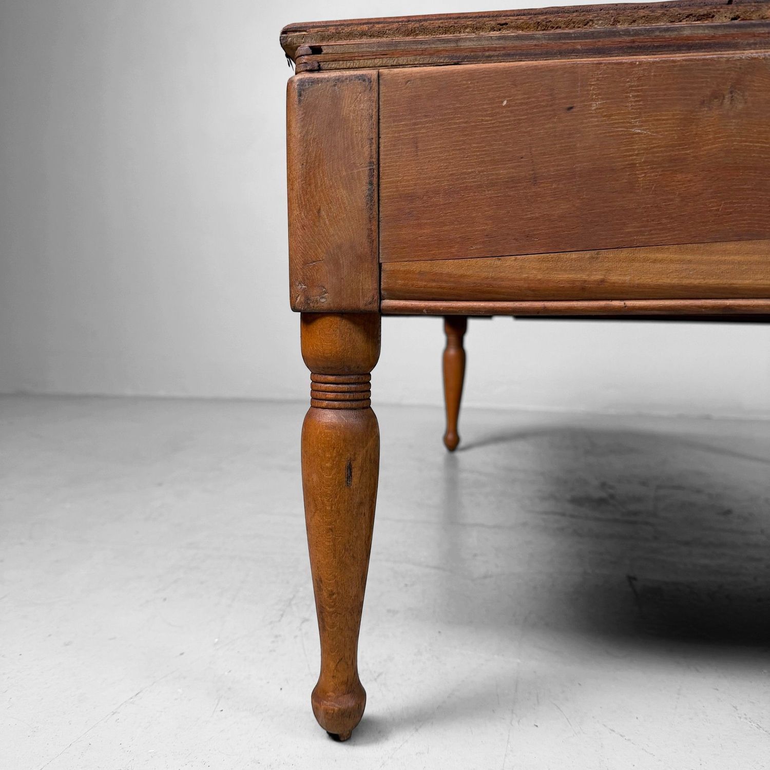 ​Lage Japanse Schrijftafel met Lades, 1950s