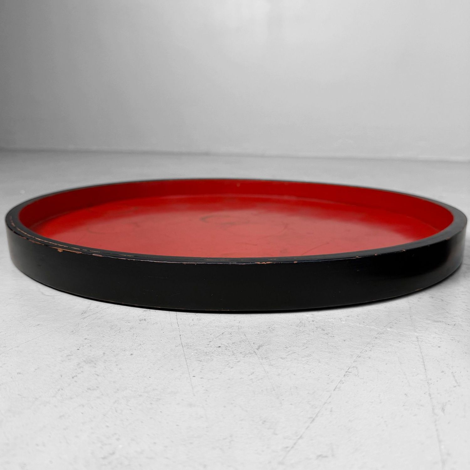 Set of Japanese Marubon Trays in Red and Black Lacquer, 1910s