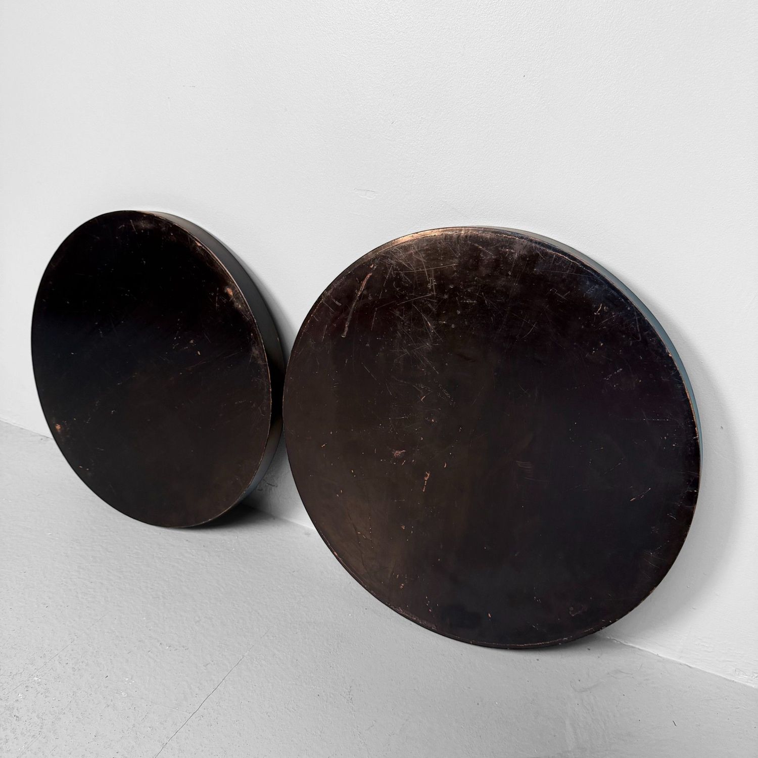 Set of Japanese Marubon Trays in Red and Black Lacquer, 1910s