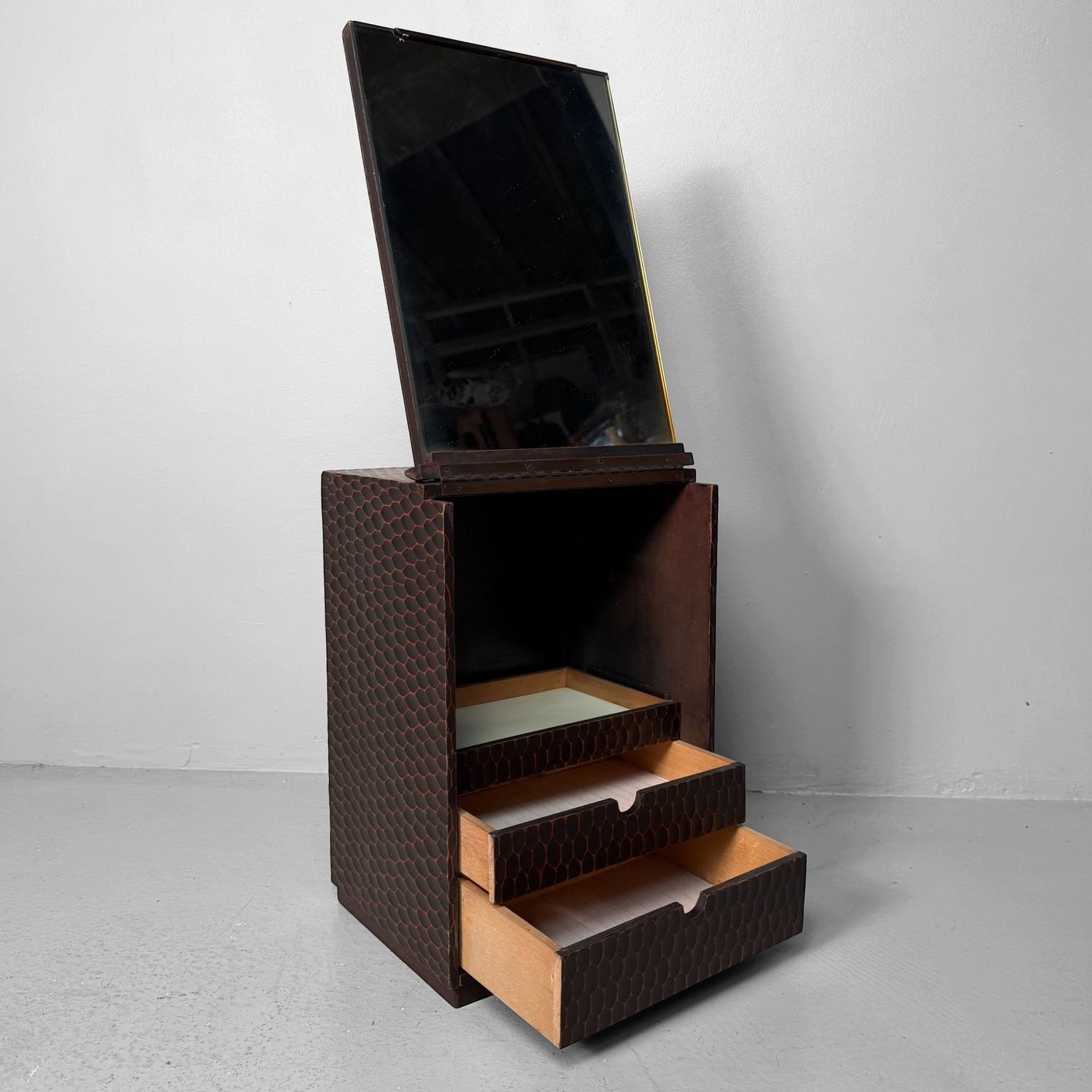 Klein Japans Kamakura-bori Make-up meubel met Spiegel, 1960s