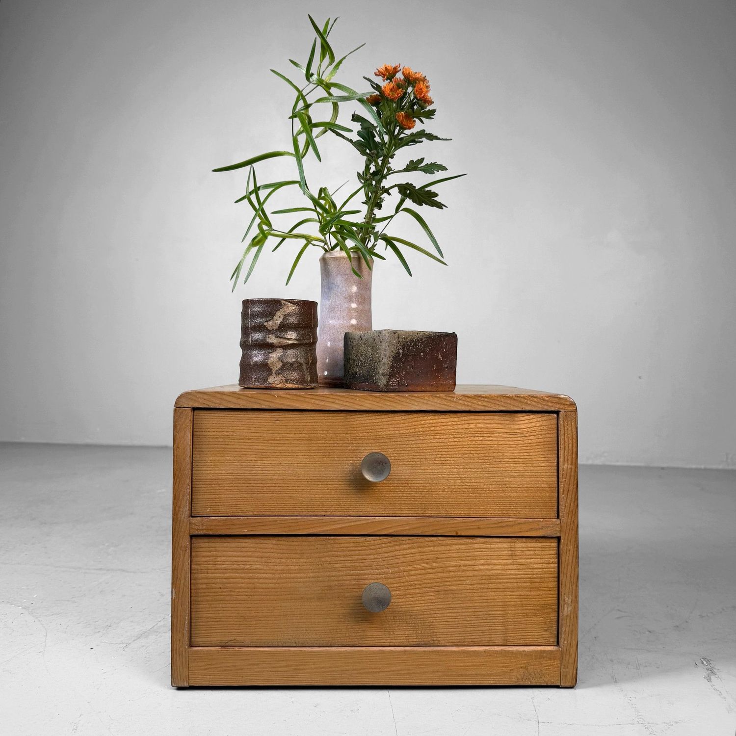 Klein Japans Tansu Kastje met Twee Lades, 1950s