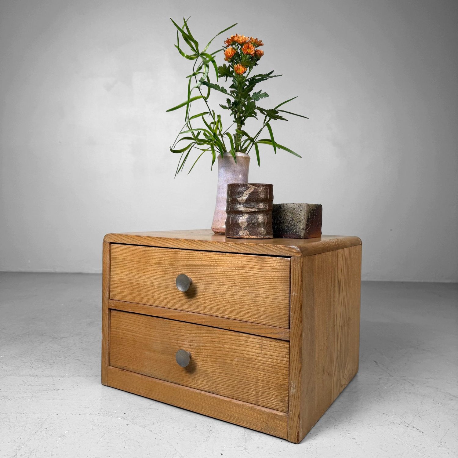Klein Japans Tansu Kastje met Twee Lades, 1950s