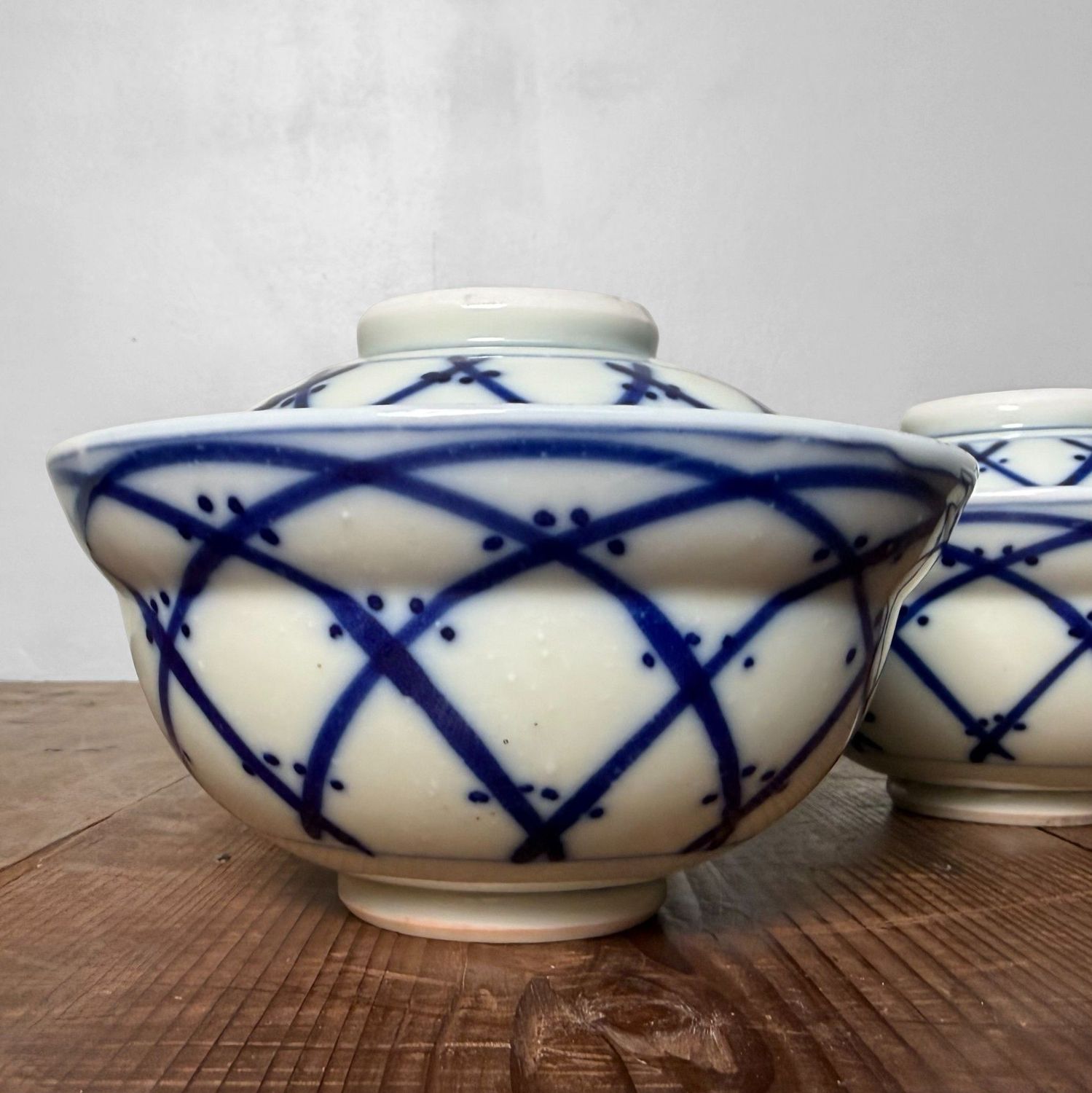 Set Japanse Porseleinen Kommen met Deksel, Futamono, 1970s Set Japanse Porseleinen Kommen met Deksel, Futamono, 1970s