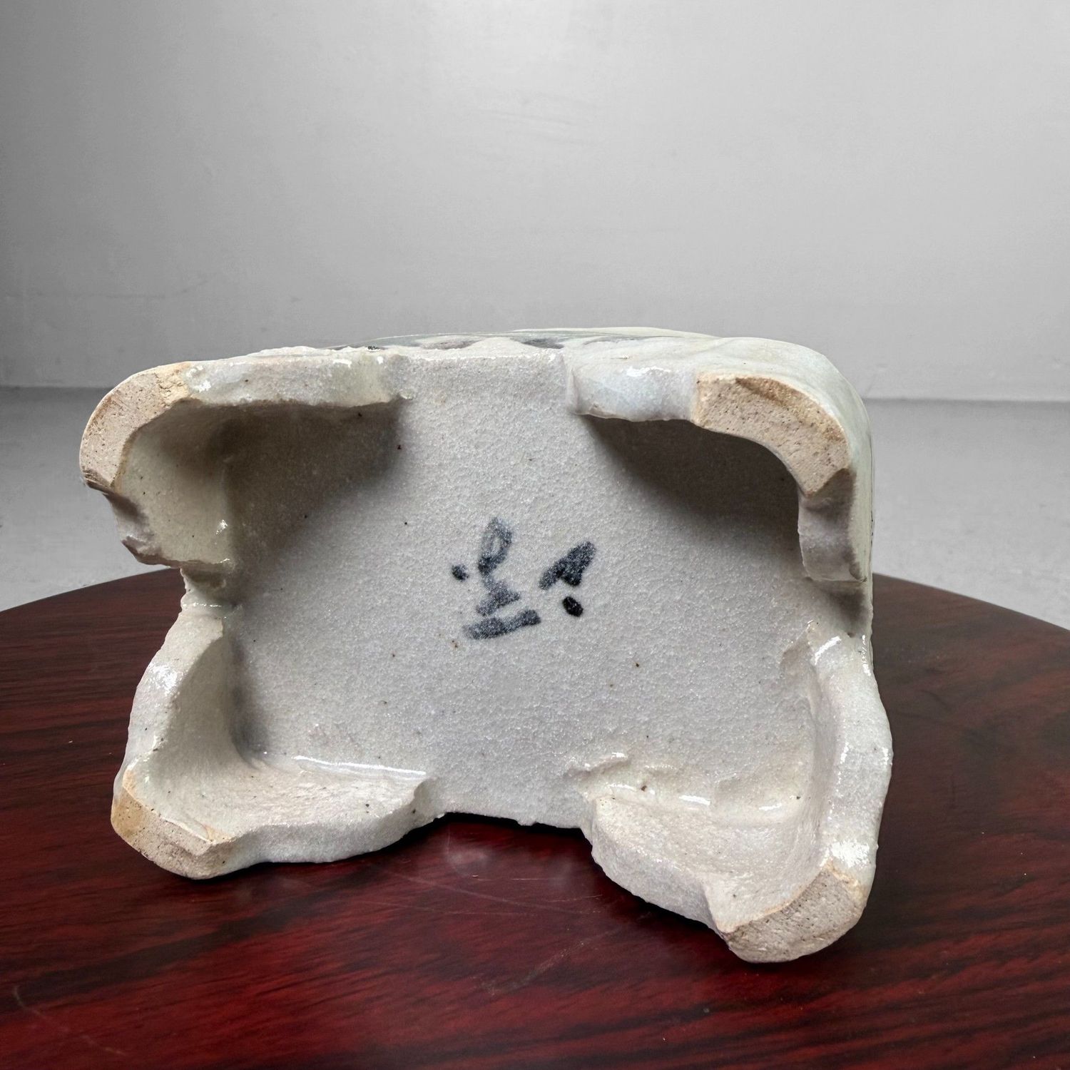 Small Hand-Formed Japanese Ikebana Vase on Feet, 1970s Small Hand-Formed Japanese Ikebana Vase on Feet, 1970s
