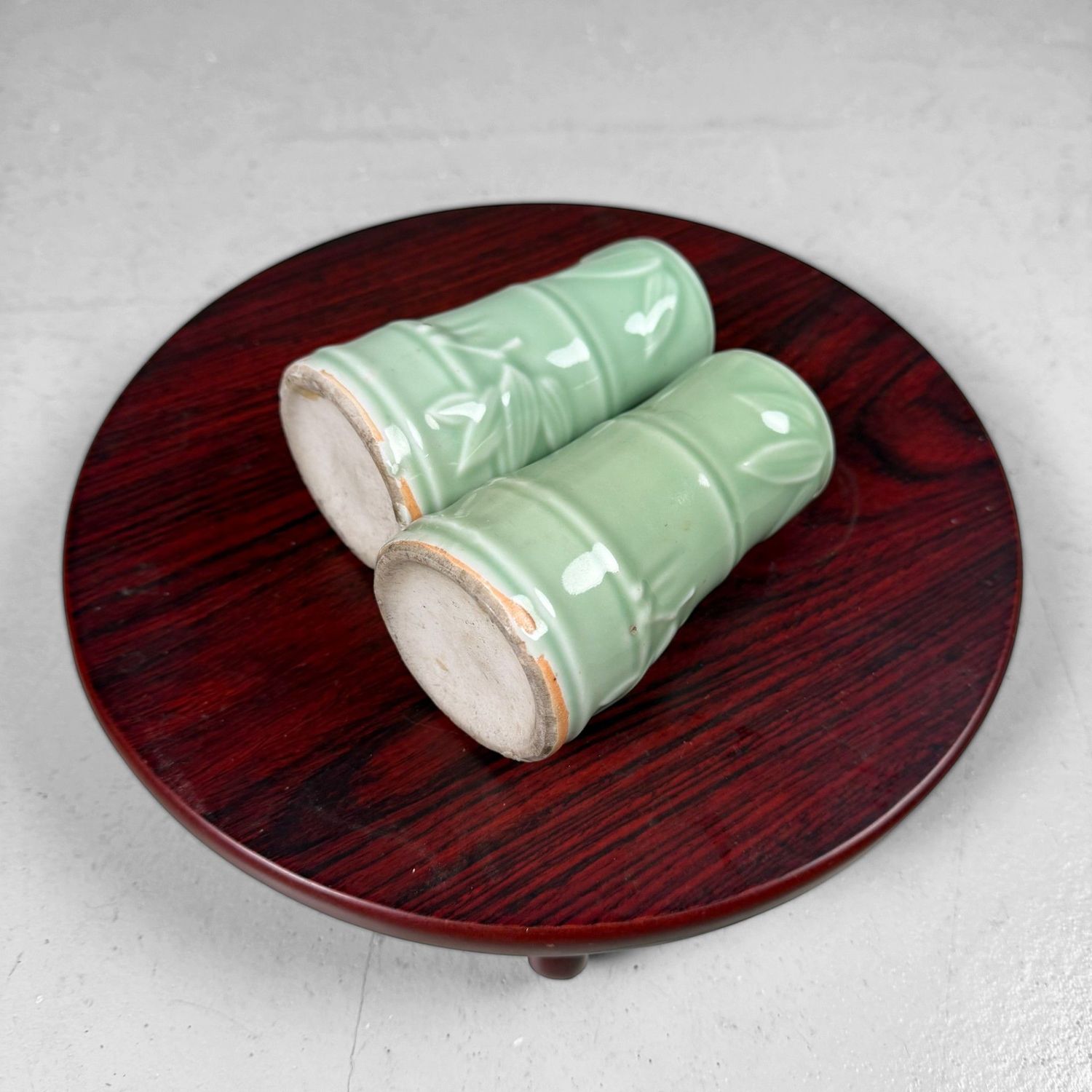 ​Set Kleine Japanse Celadon Ikebana Vaasjes met Bamboe-Relief, 1940s
