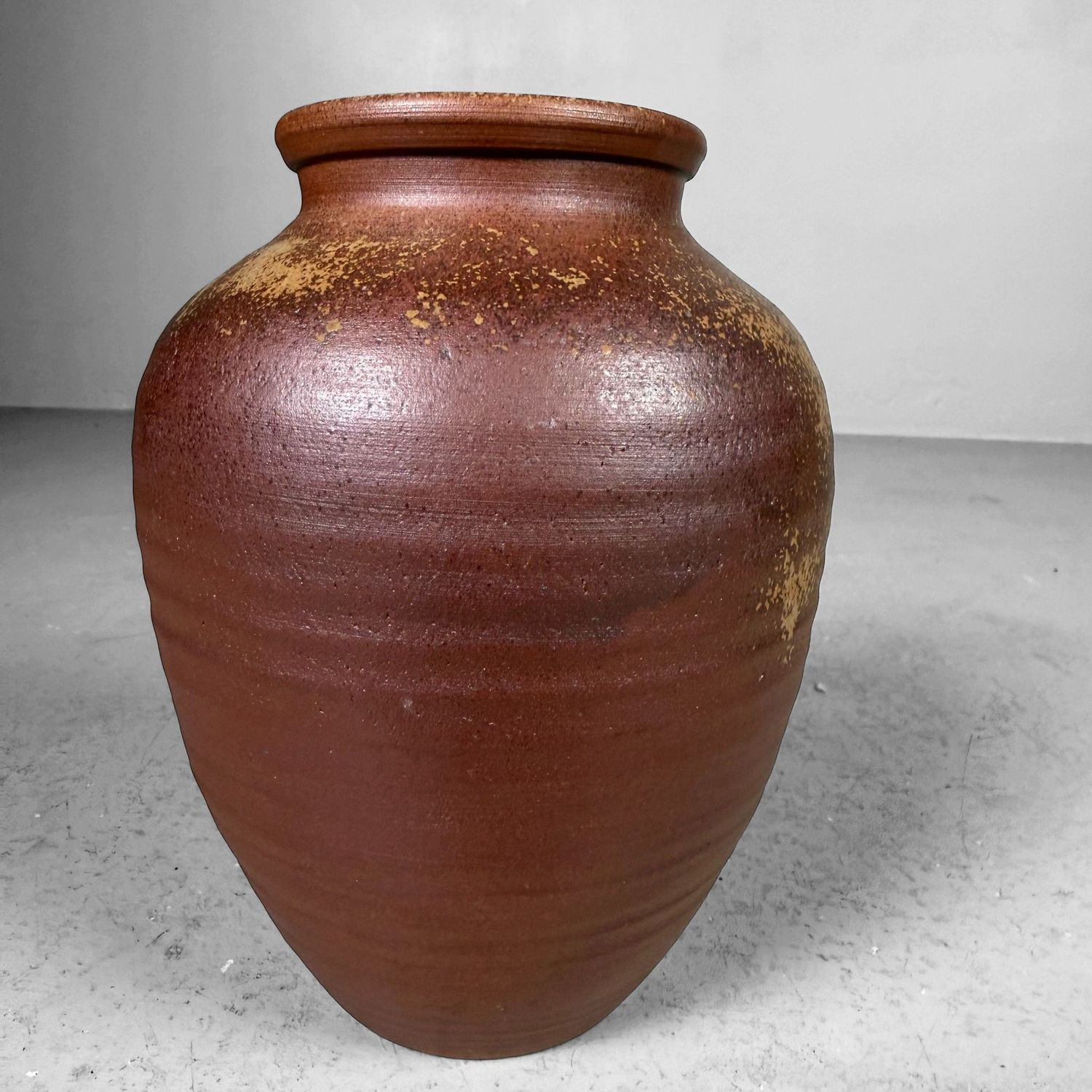 Japanese Bizen-yaki Ikebana Vase, Traditional Stoneware, 1960s Japanese Bizen-yaki Ikebana Vase, Traditional Stoneware, 1960s