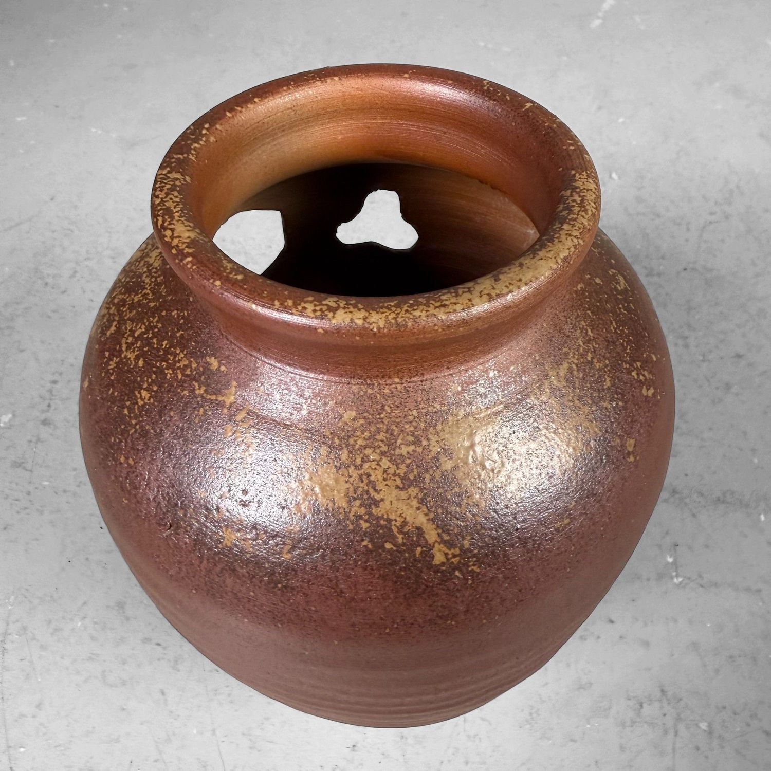 Japanese Bizen-yaki Ikebana Vase, Traditional Stoneware, 1960s Japanese Bizen-yaki Ikebana Vase, Traditional Stoneware, 1960s