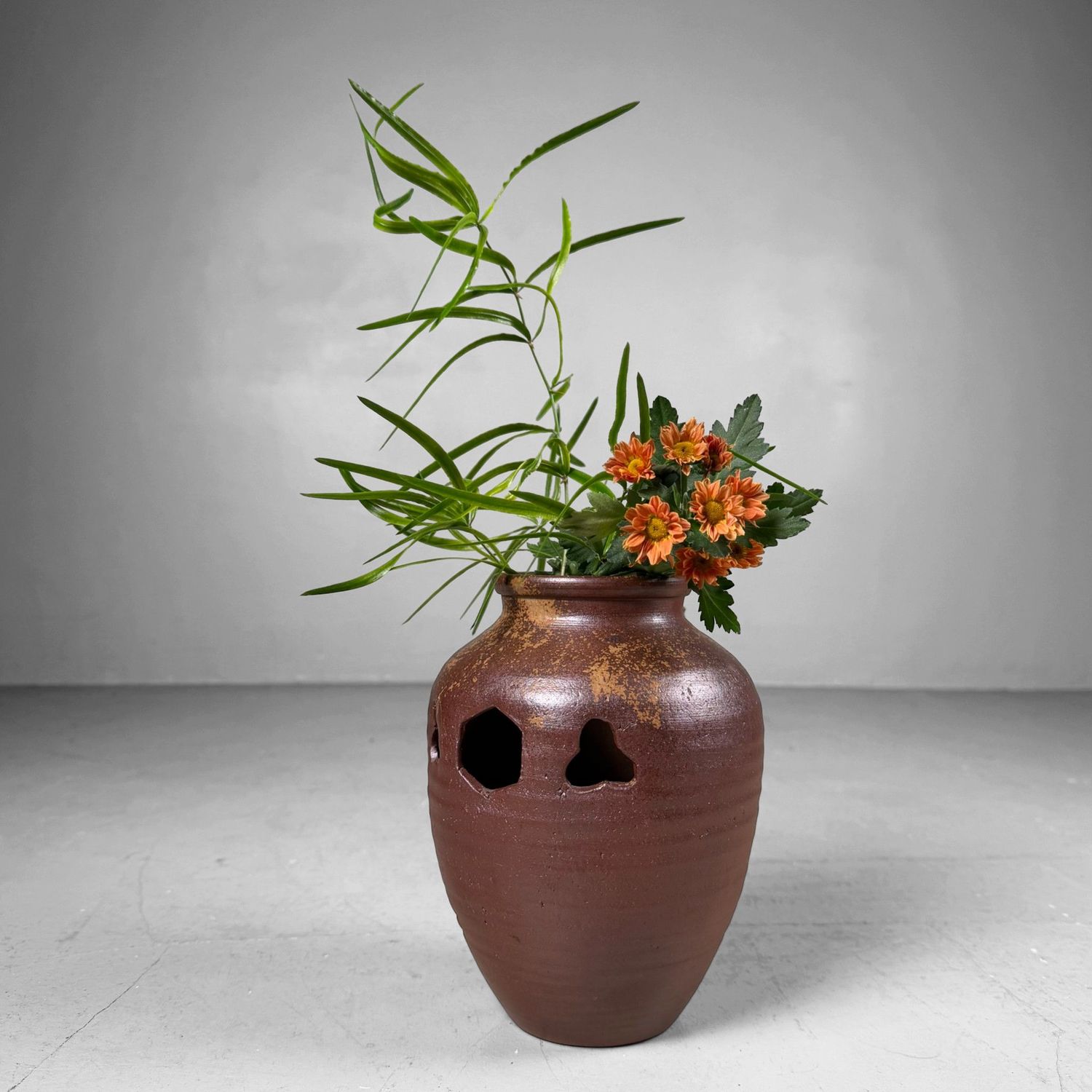 Japanese Bizen-yaki Ikebana Vase, Traditional Stoneware, 1960s Japanese Bizen-yaki Ikebana Vase, Traditional Stoneware, 1960s
