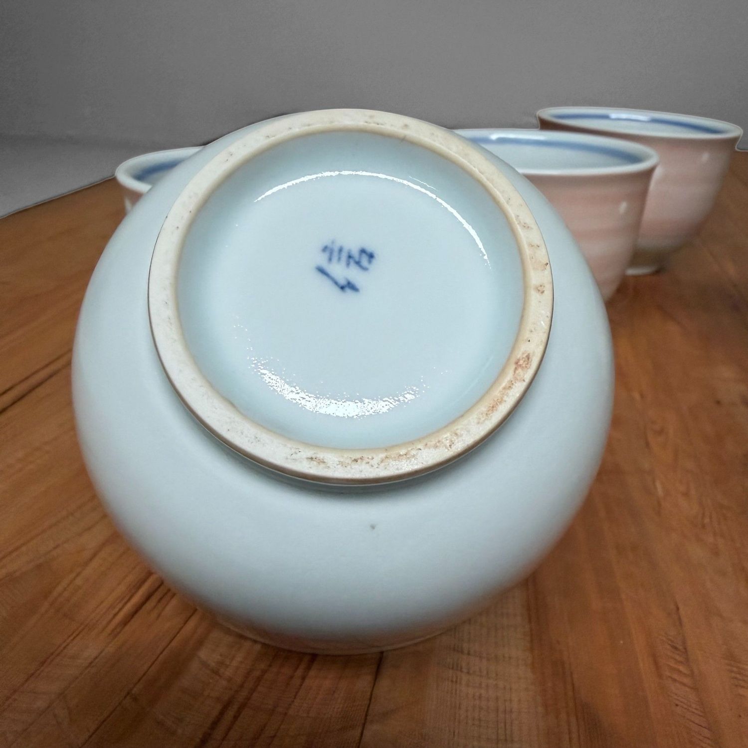 Set Arita-yaki Yunomi Theekommen met Bloesems, 1980s Set Arita-yaki Yunomi Theekommen met Bloesems, 1980s