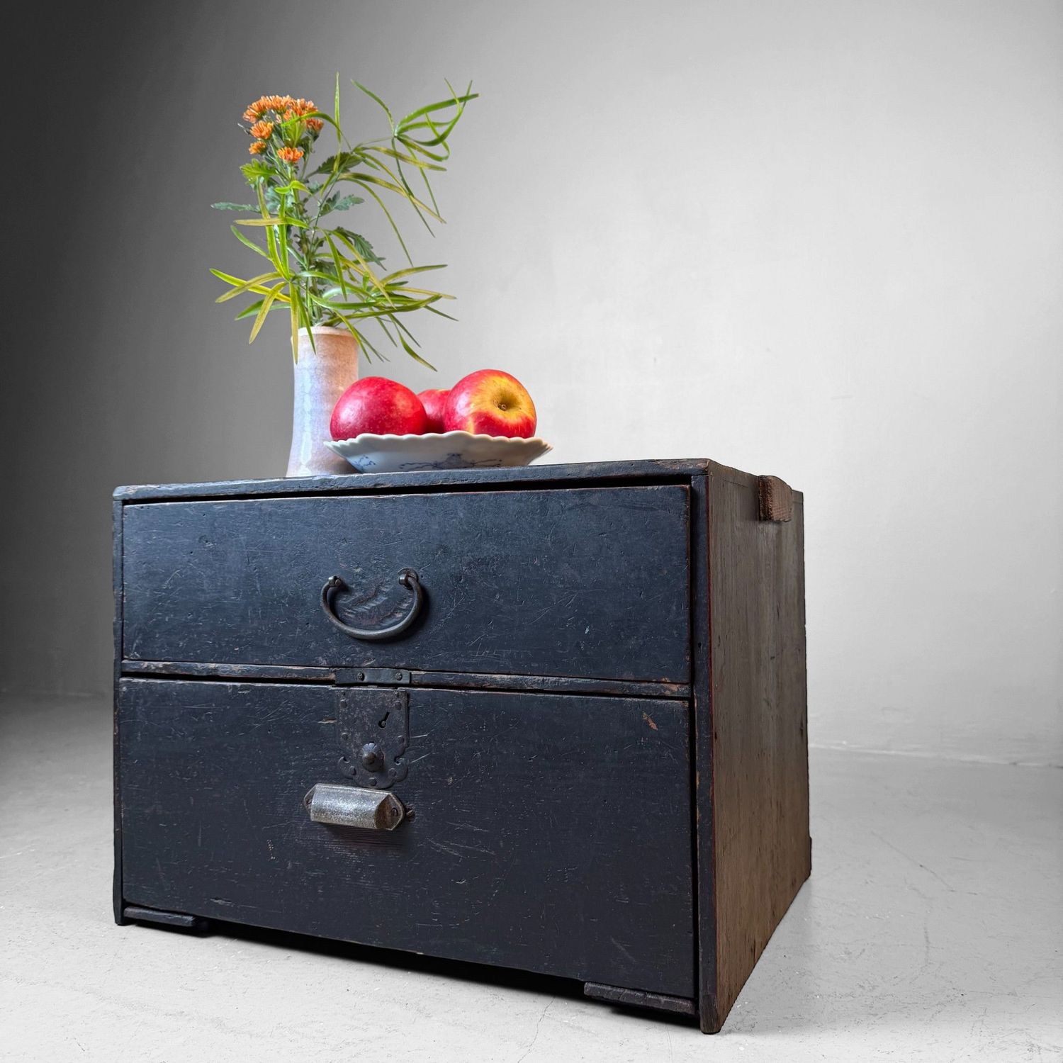 Small Japanese Tansu Drawer Chest, 1920s